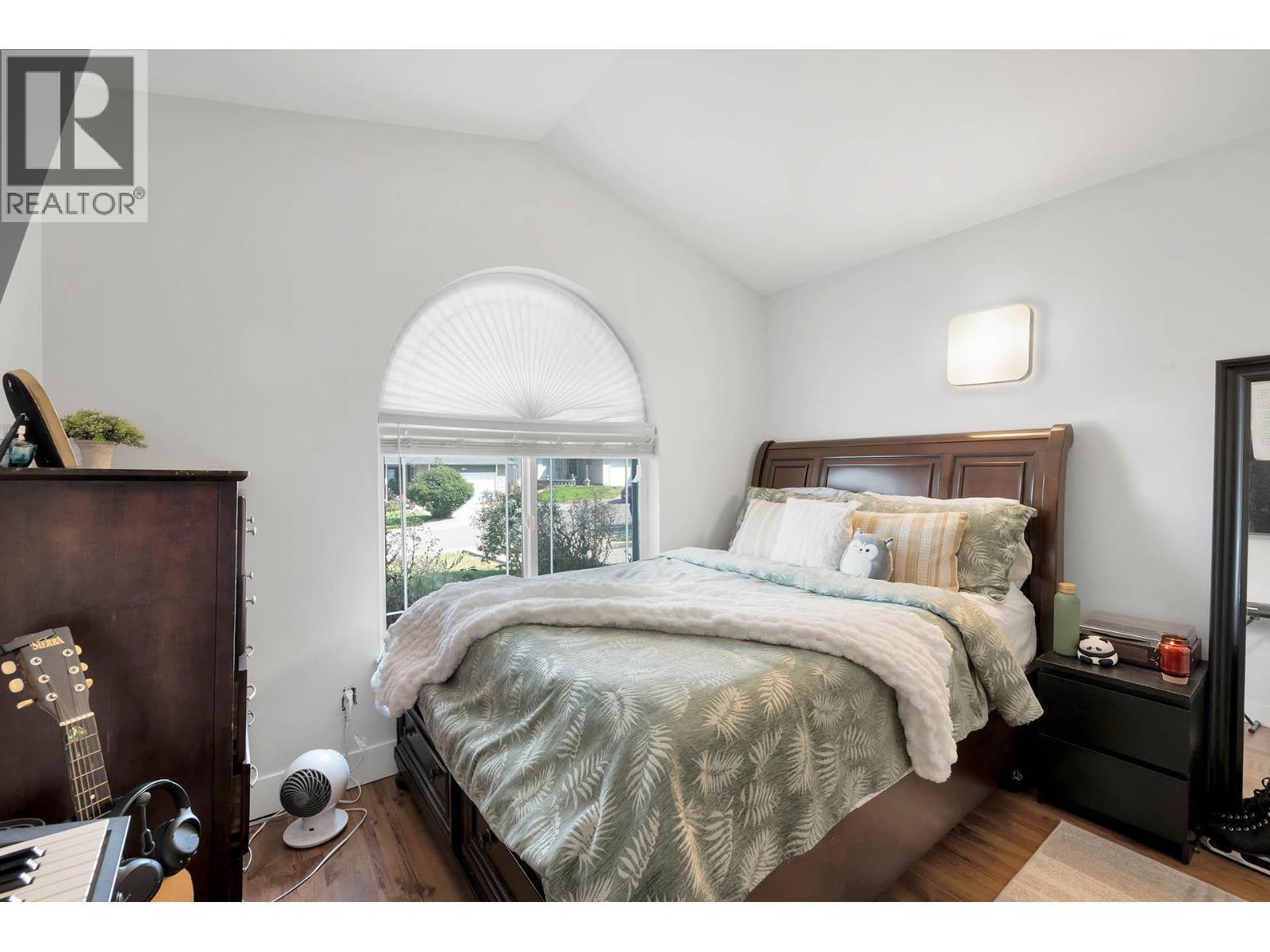 KAMLOOPS, British Columbia, V1S 1W2, CA, 6 Bedrooms Bedrooms, ,4 BathroomsBathrooms,Residential,For Sale,1950563