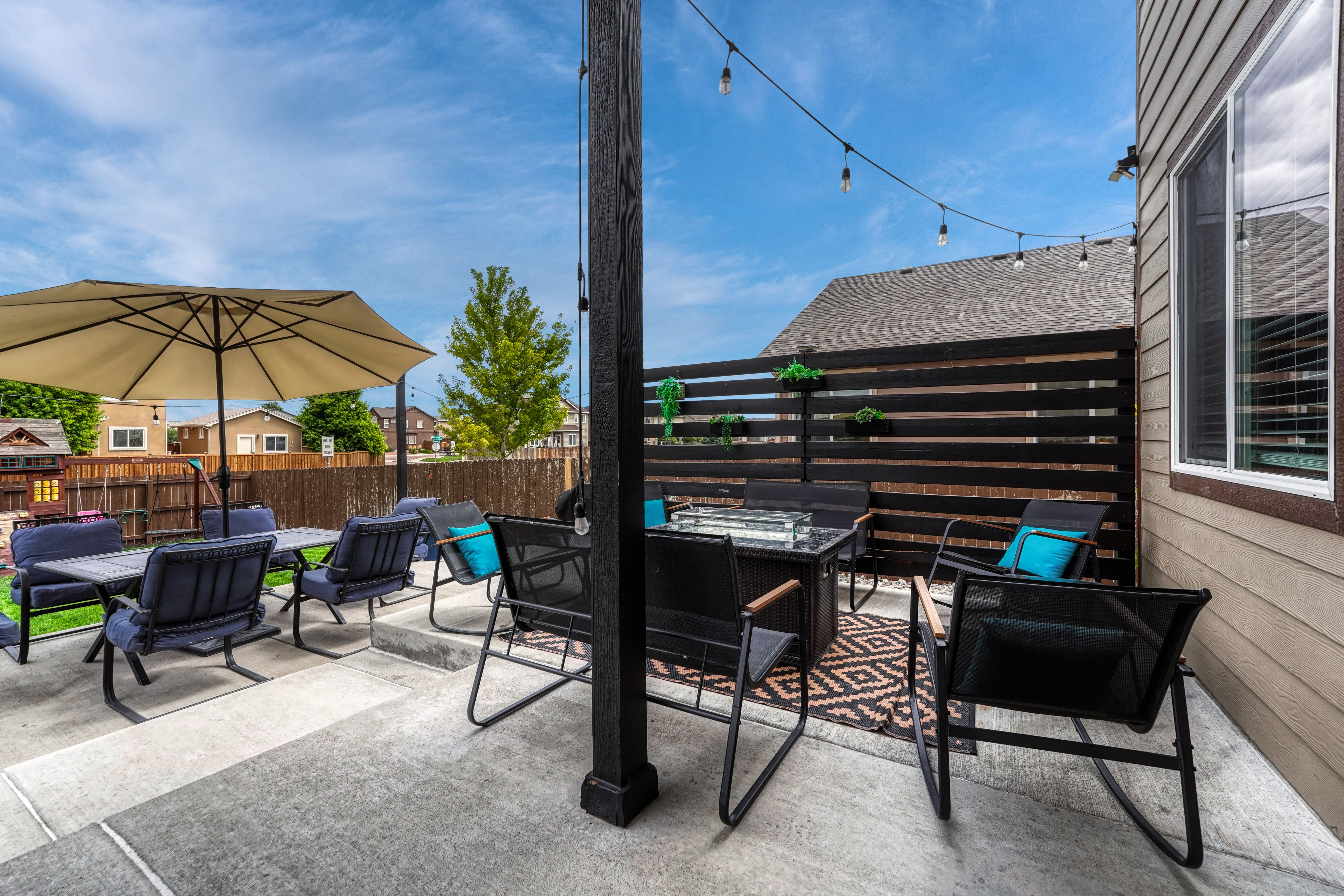  Exceptionally Updated Residence in The Meadows at Lorson Ranch - 物件實景