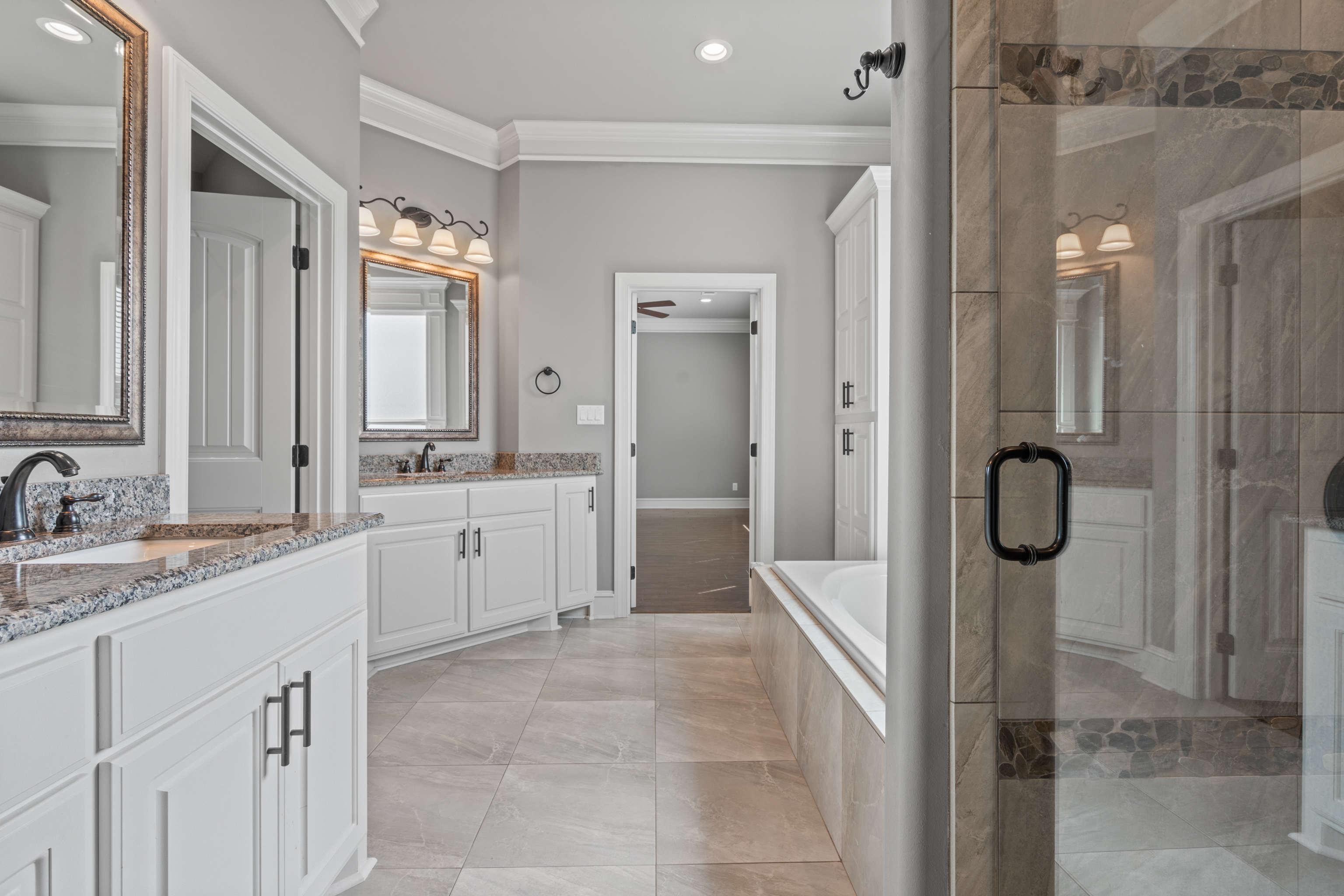Hot Springs, Arkansas, 71901, United States, 4 Bedrooms Bedrooms, ,4 BathroomsBathrooms,Residential,For Sale,1760165