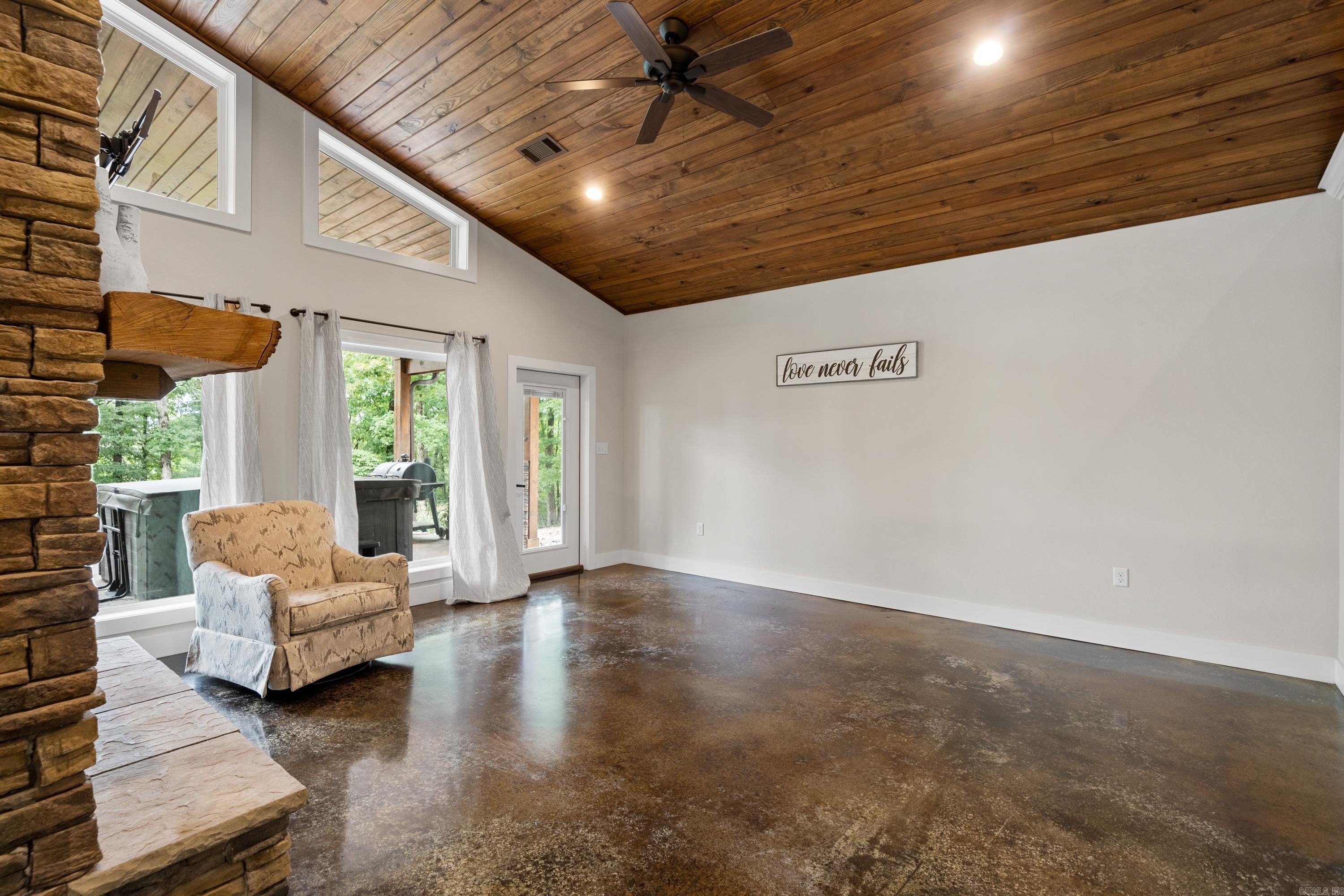 Royal, Arkansas, 71913, United States, 3 Bedrooms Bedrooms, ,2 BathroomsBathrooms,Residential,For Sale,1935278
