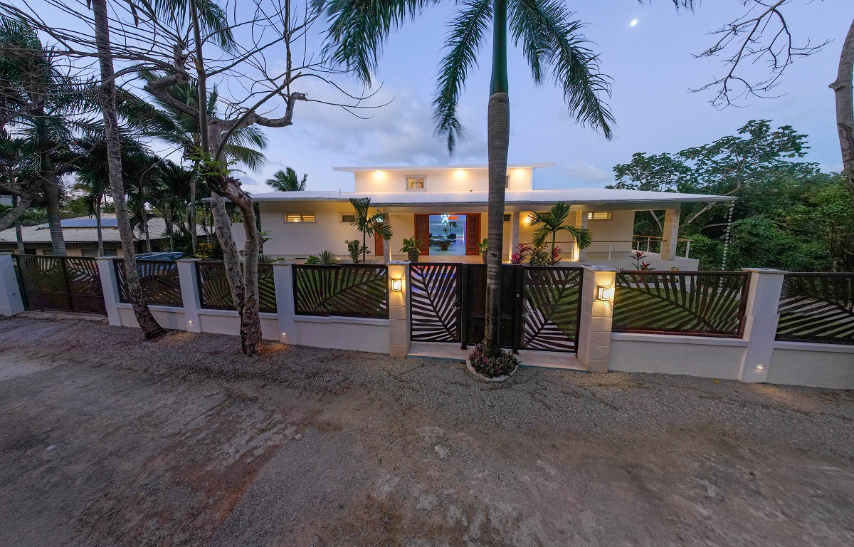 NEW PRICE Captivating 4-Bedroom Ocean front Samana, Samana, DO, 4 Bedrooms Bedrooms, ,4 BathroomsBathrooms,Residential,For Sale,NEW PRICE Captivating 4-Bedroom Ocean front Samana,1080456