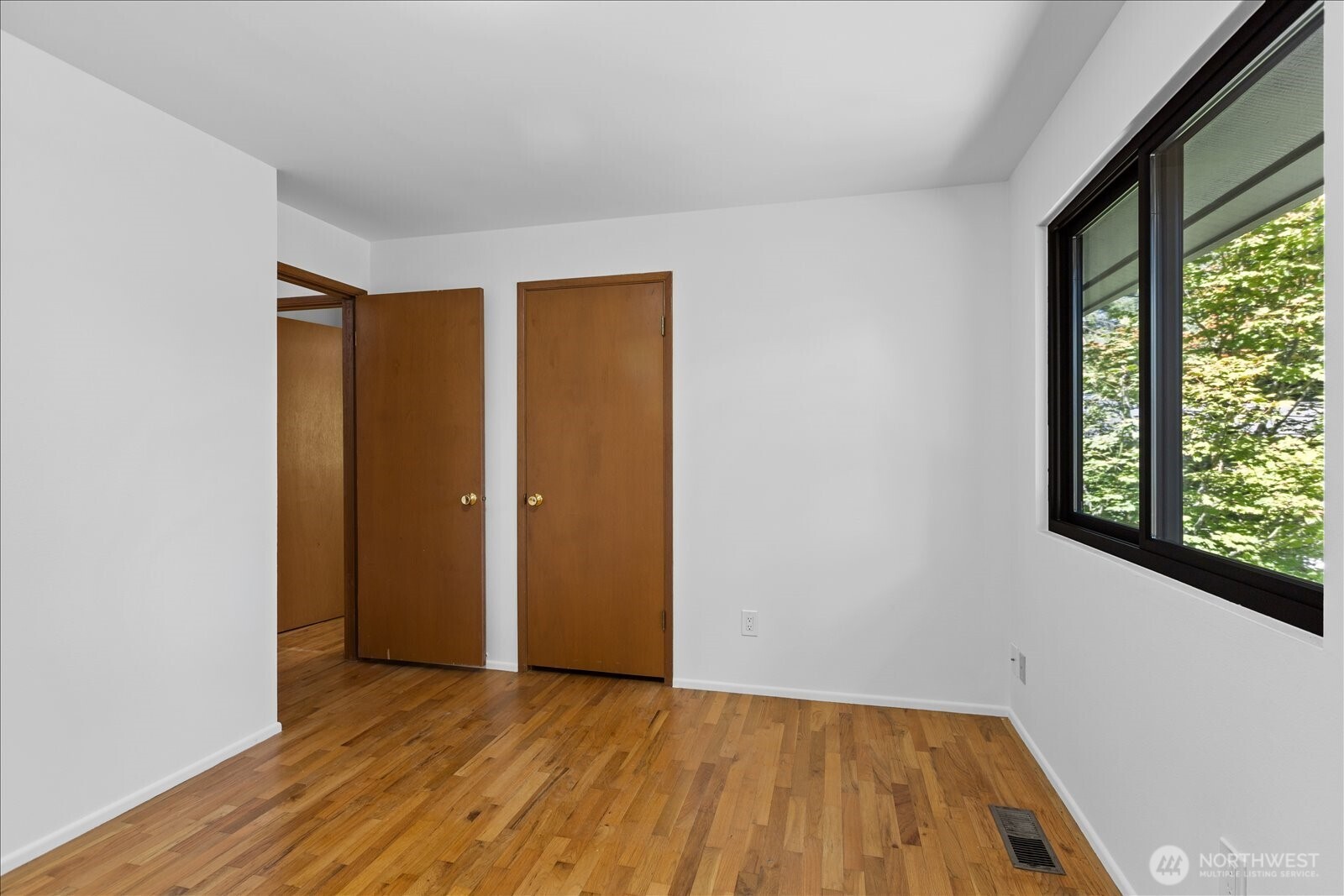Edmonds, Washington, 98026, United States, 3 Bedrooms Bedrooms, ,1 BathroomBathrooms,Residential,For Sale,1950976