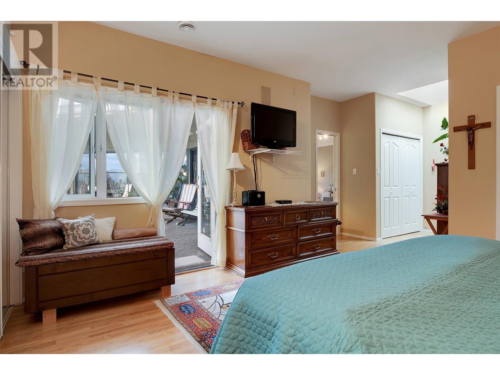 VERNON, British Columbia, V1H 1E8, CA, 3 Bedrooms Bedrooms, ,2 BathroomsBathrooms,Residential,For Sale,1948315