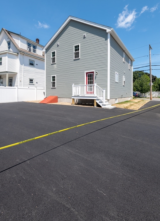 Lynn, Massachusetts, 01905, United States, 3 Bedrooms Bedrooms, ,2 BathroomsBathrooms,Residential,For Sale,1909147