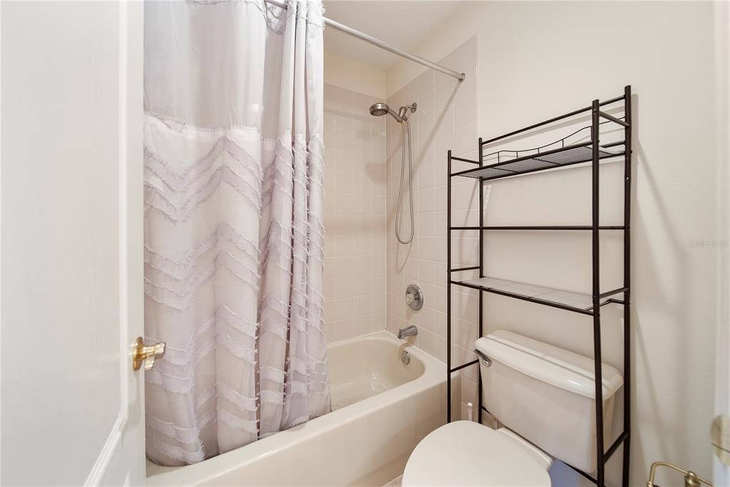 Orlando, Florida, 32836, United States, 5 Bedrooms Bedrooms, ,4 BathroomsBathrooms,Residential,For Sale,1989643