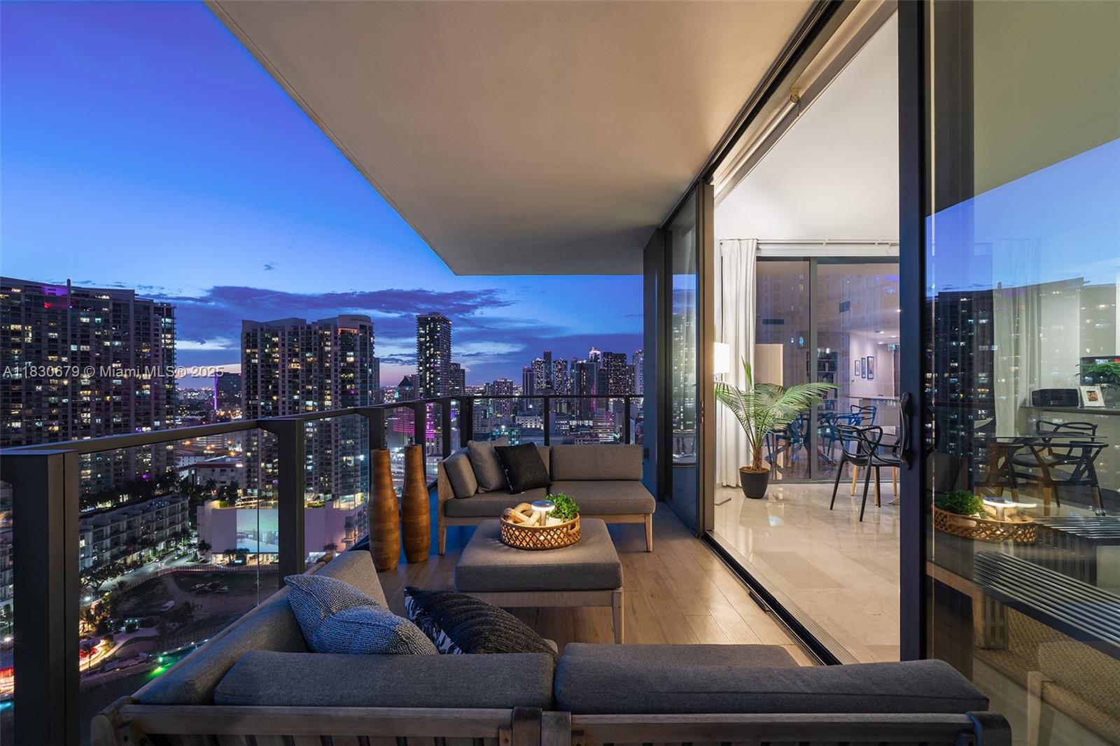 Miami, Florida, 33131, United States, 2 Bedrooms Bedrooms, ,3 BathroomsBathrooms,Residential,For Sale,1877459