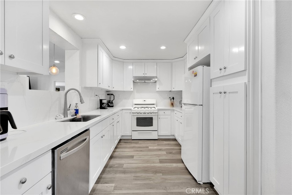 Hesperia, California, 92345, United States, 4 Bedrooms Bedrooms, ,3 BathroomsBathrooms,Residential,For Sale,1980738