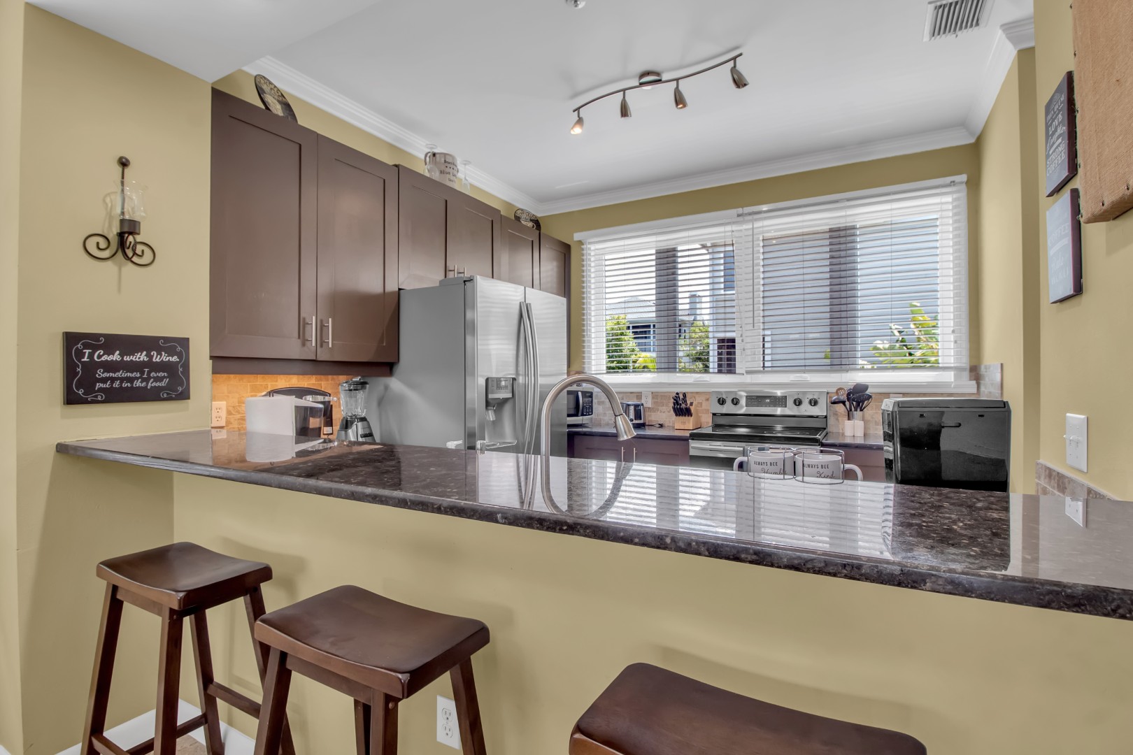 Longboat Key, Florida, 34228, United States, 2 Bedrooms Bedrooms, ,3 BathroomsBathrooms,Residential,For Sale,1923234