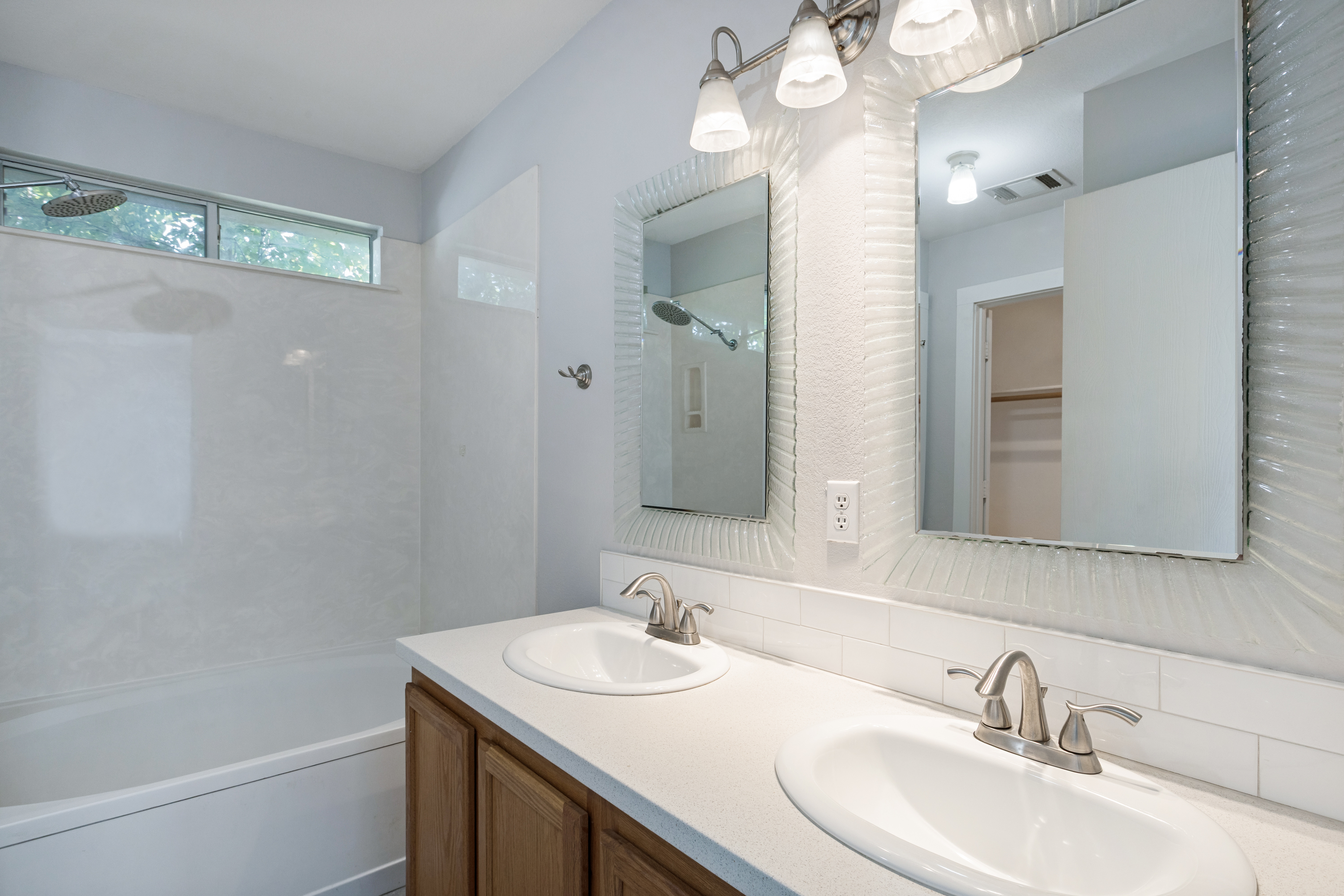  Beautifully Remodeled in Riverside Meadows - 物件實景