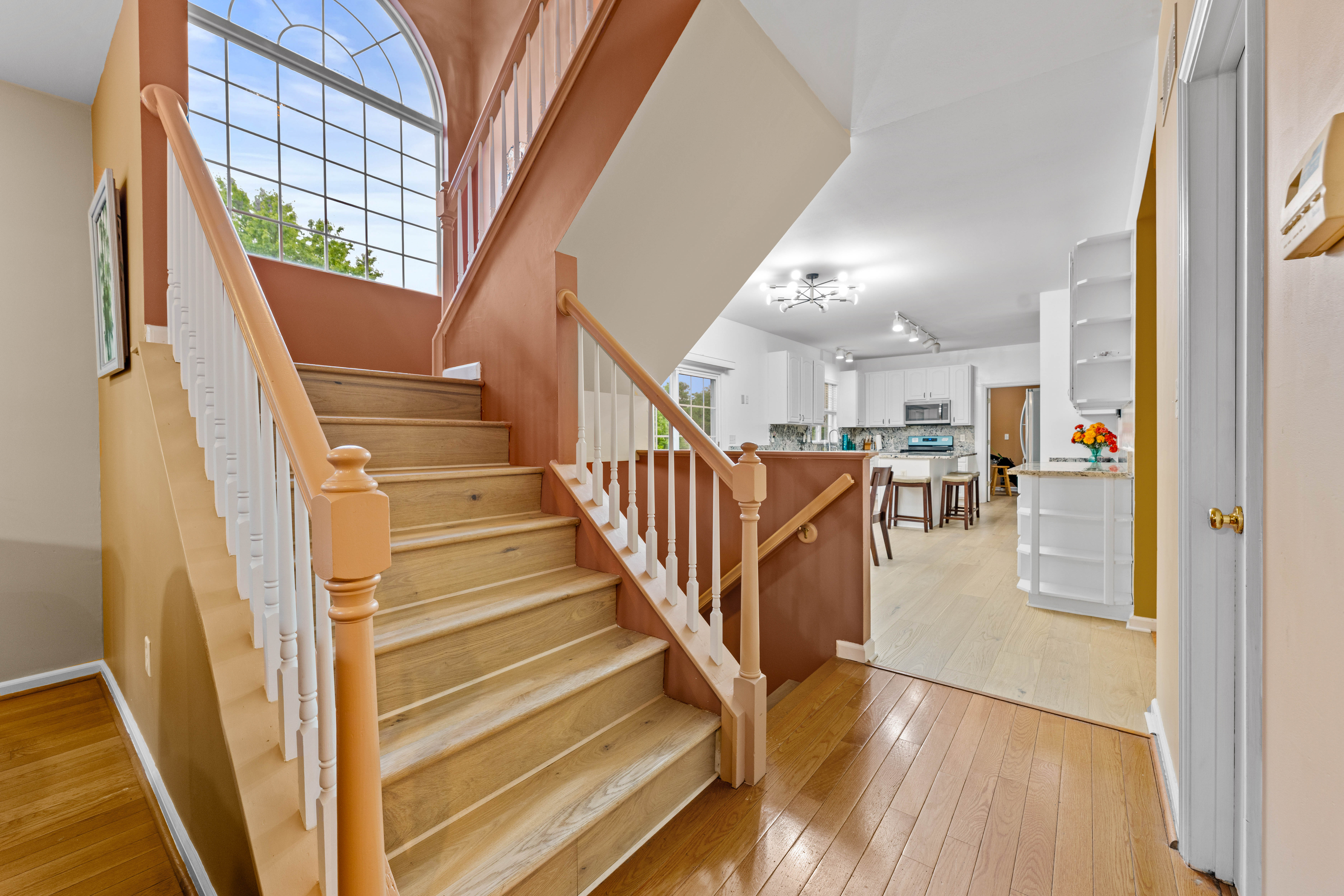  Updated Home in Bellerive Farm Estates - 物件實景