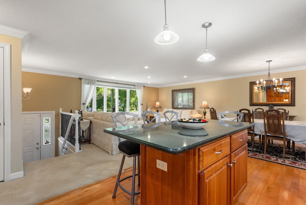 Agawam, Massachusetts, 01030, United States, 4 Bedrooms Bedrooms, ,3 BathroomsBathrooms,Residential,For Sale,1933274