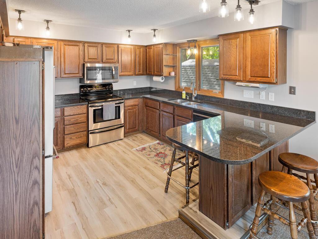 Maple Grove, Minnesota, 55369, United States, 5 Bedrooms Bedrooms, ,1 BathroomBathrooms,Residential,For Sale,1941602