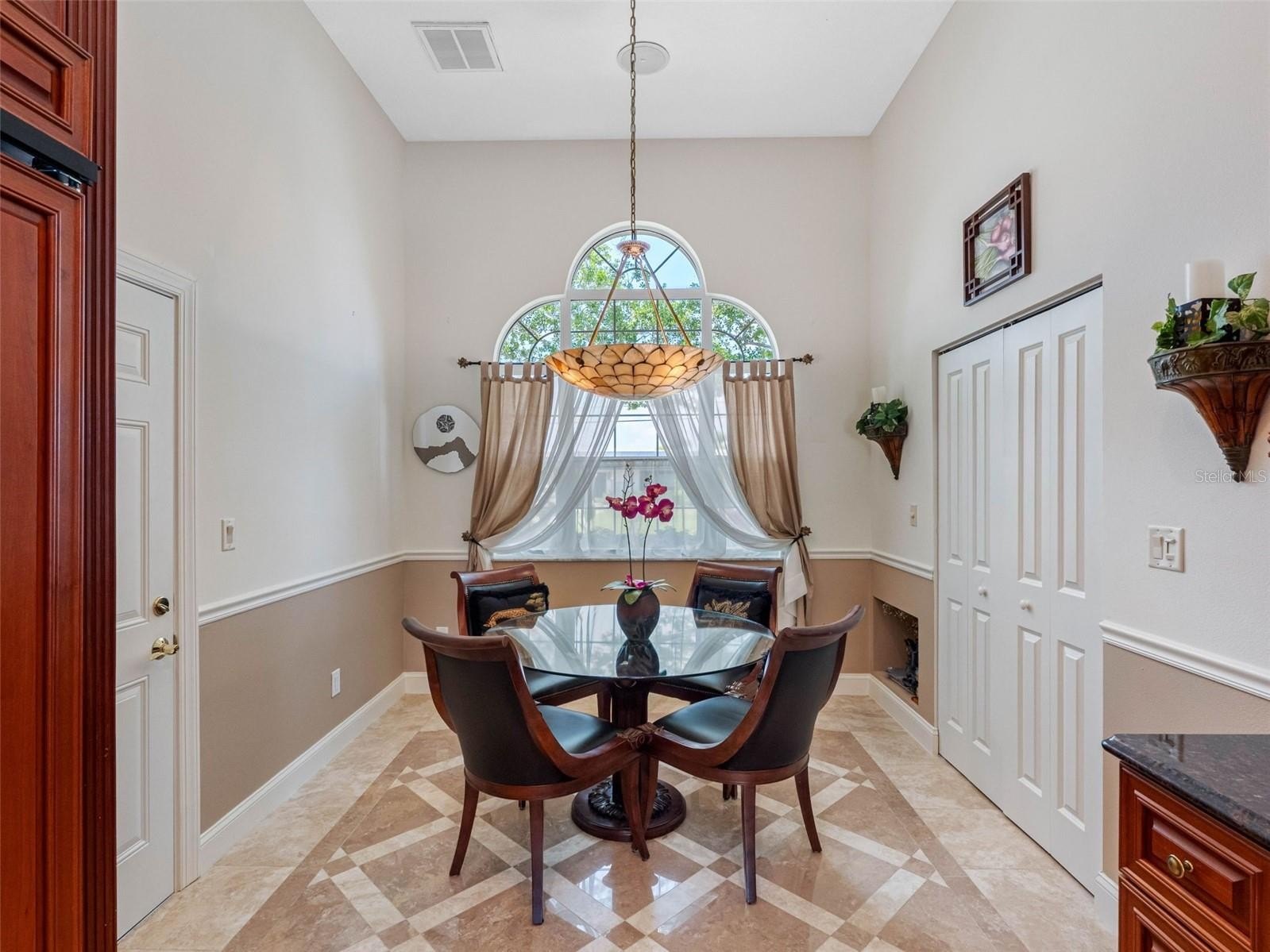 CLEARWATER BEACH, Florida, 33767, United States, 3 Bedrooms Bedrooms, ,3 BathroomsBathrooms,Residential,For Sale,1979132