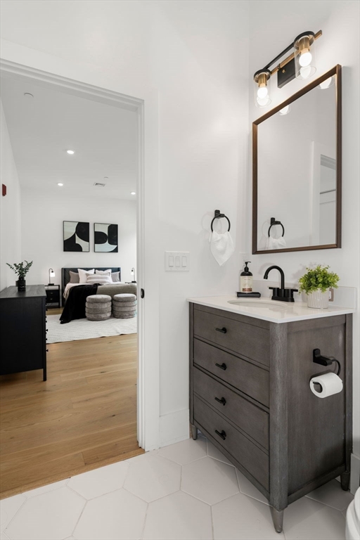 Somerville, Massachusetts, 02145, United States, 5 Bedrooms Bedrooms, ,5 BathroomsBathrooms,Residential,For Sale,1849882