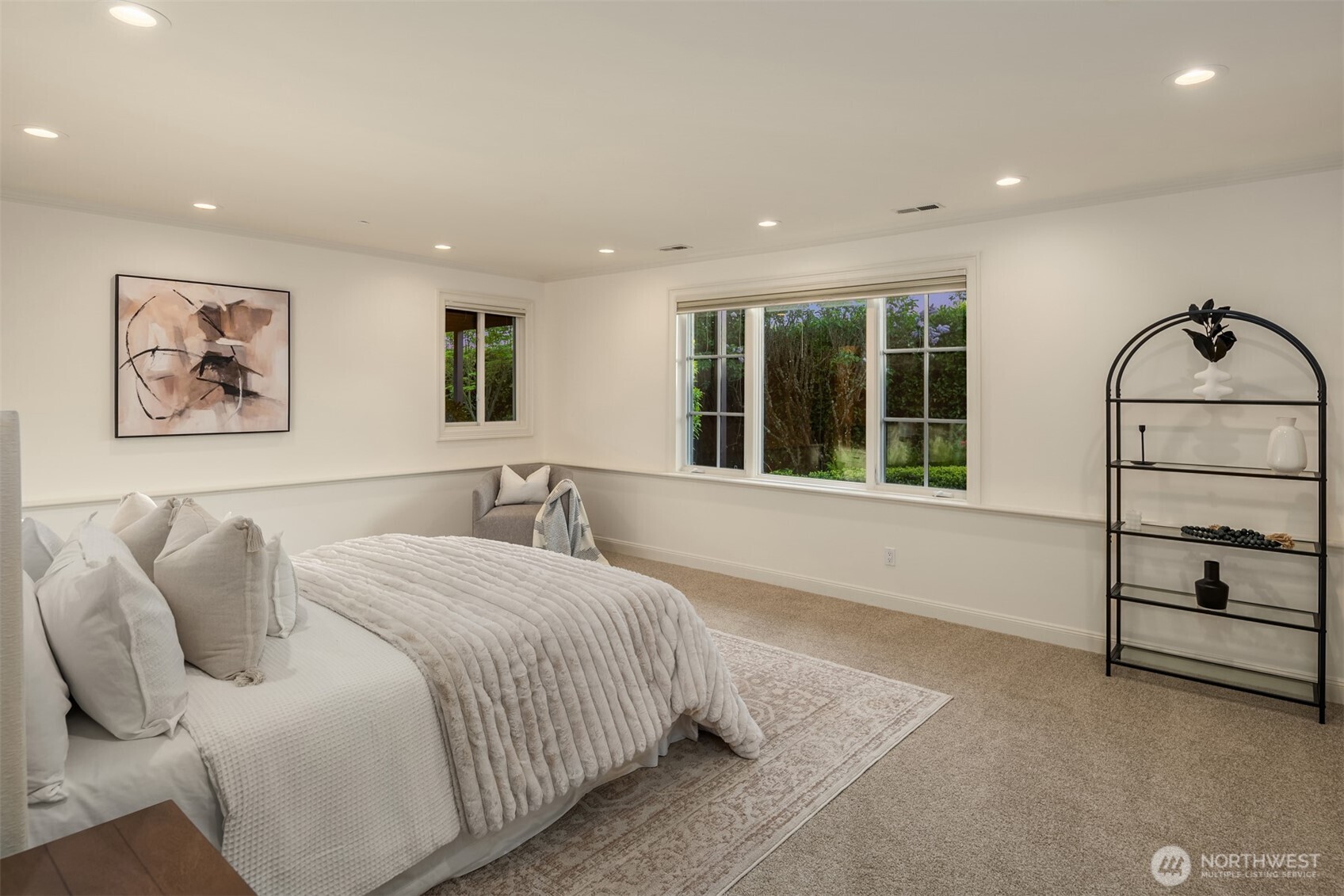 Clyde Hill, Washington, 98004, United States, 4 Bedrooms Bedrooms, ,4 BathroomsBathrooms,Residential,For Sale,1805060