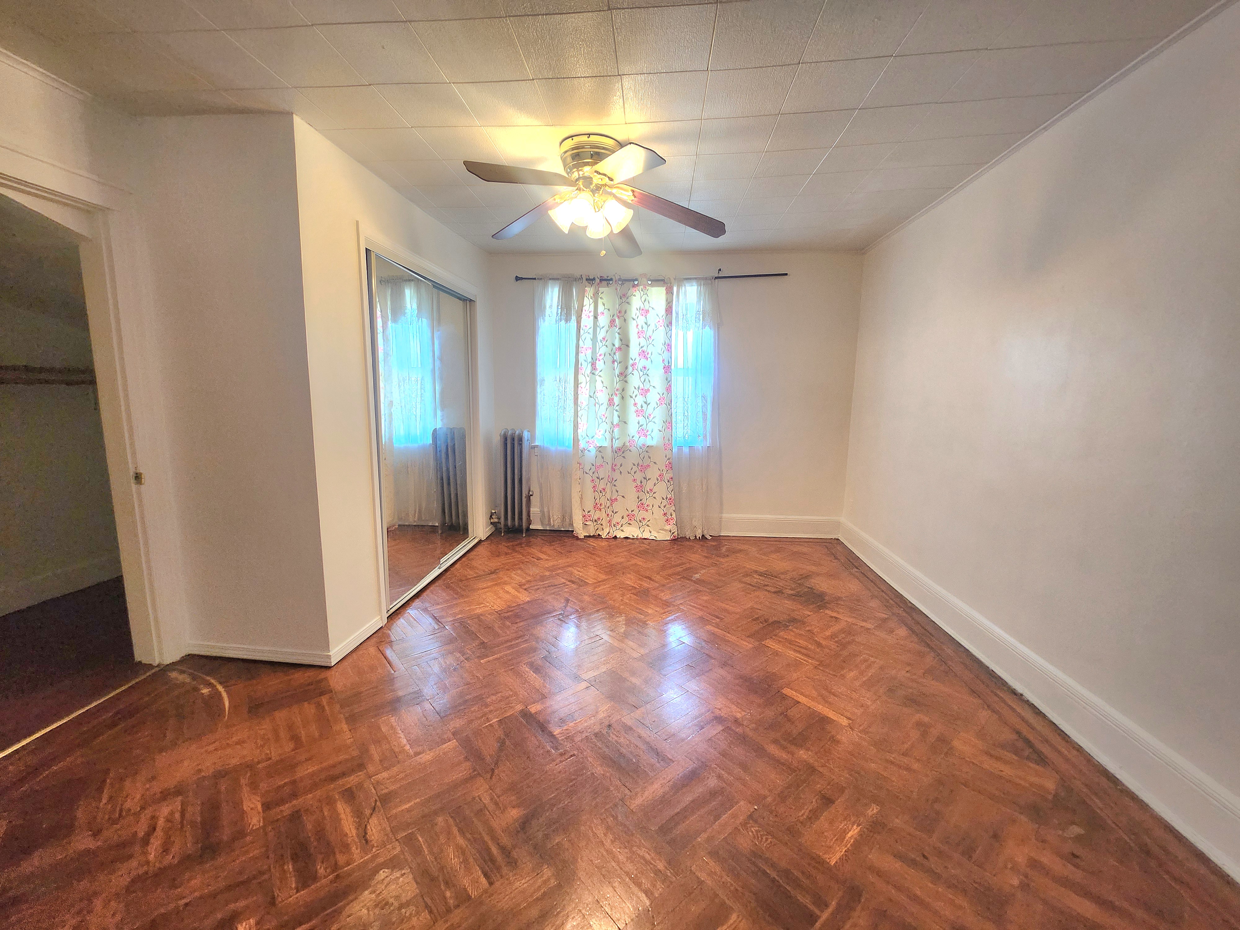 Queens Village, New York, 11428, United States, 4 Bedrooms Bedrooms, ,3 BathroomsBathrooms,Residential,For Sale,1870963