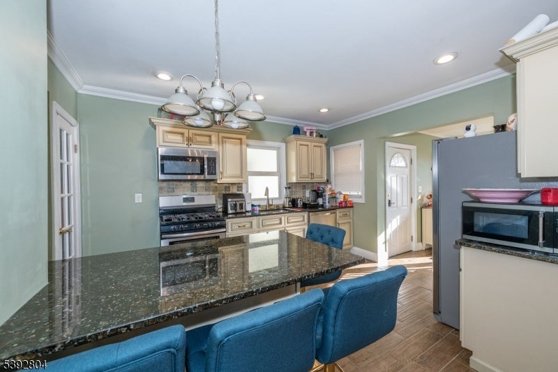 Rahway City, New Jersey, 07065, United States, 4 Bedrooms Bedrooms, ,2 BathroomsBathrooms,Residential,For Sale,2040253