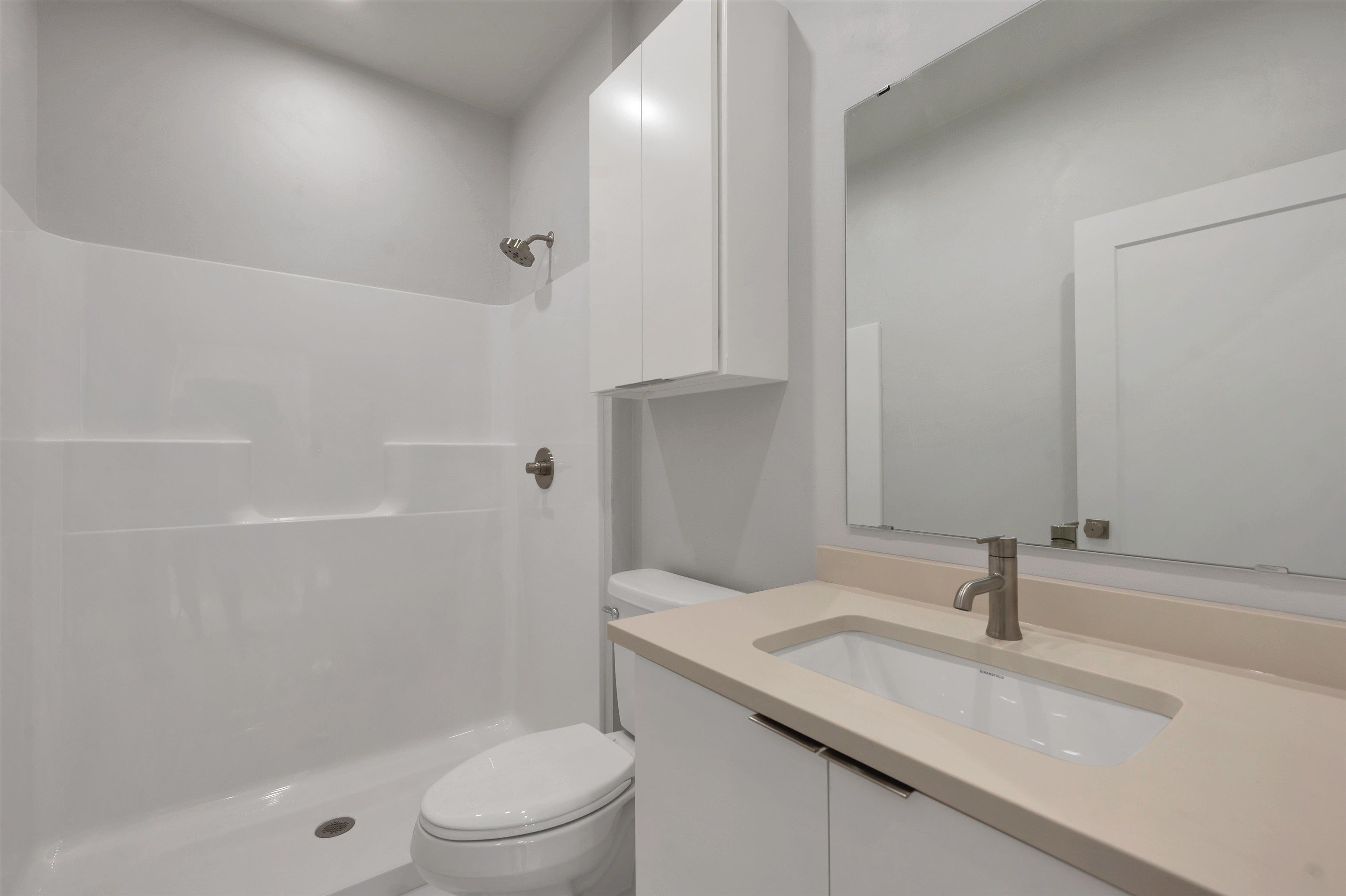 DE PERE, Wisconsin, 54115, United States, 2 Bedrooms Bedrooms, ,3 BathroomsBathrooms,Residential,For Sale,1978807