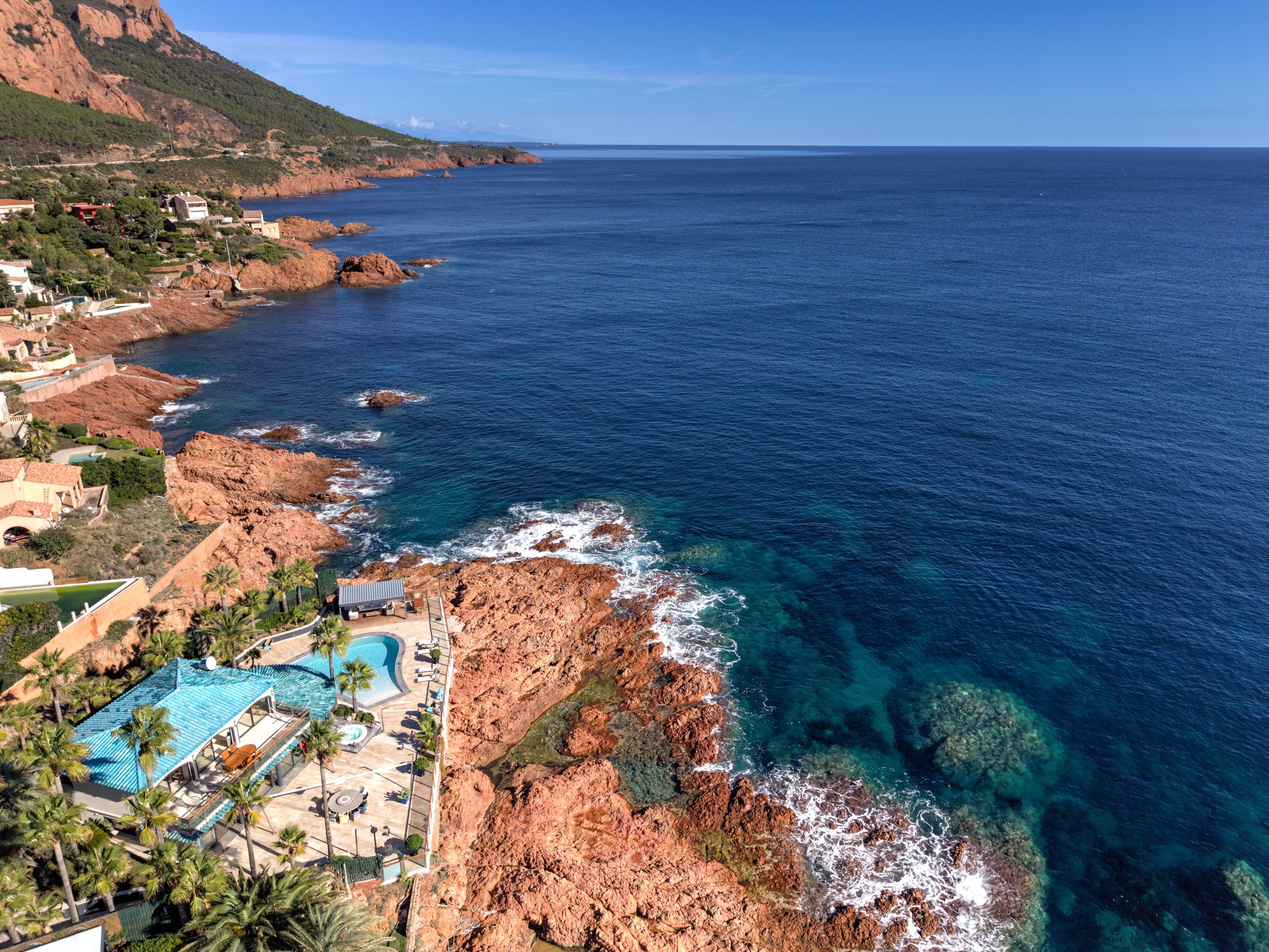  Seafront villa in Anthéor Corniche d’Or, French Riviera, Between Cannes and Sai… - 物件實景