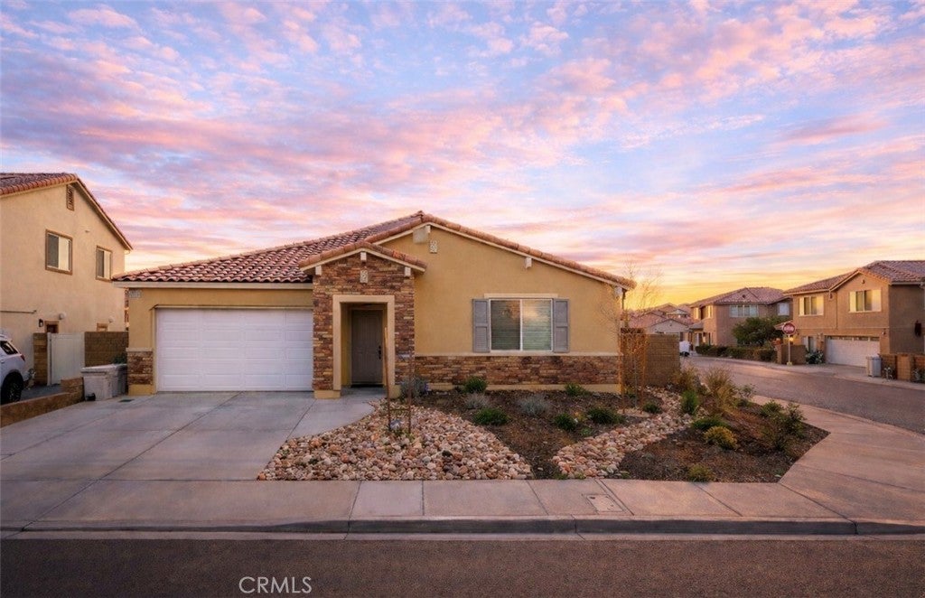 Hesperia, California, 92344, United States, 4 Bedrooms Bedrooms, ,3 BathroomsBathrooms,Residential,For Sale,2016924
