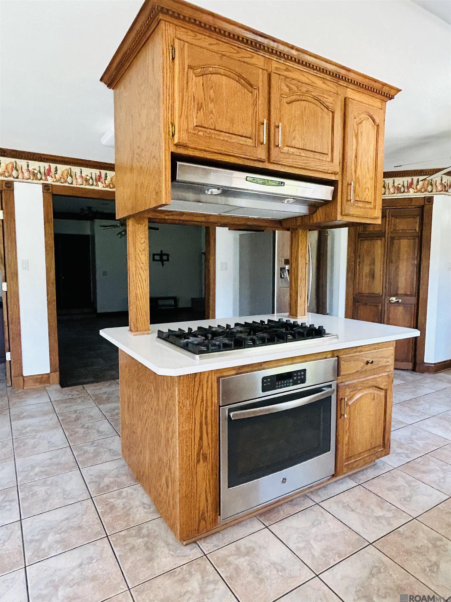Gonzales, Louisiana, 70737, United States, 4 Bedrooms Bedrooms, ,3 BathroomsBathrooms,Residential,For Sale,1920960