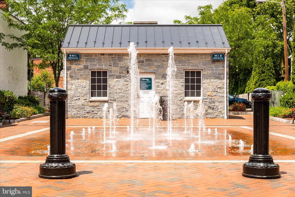 Winchester, Virginia, 22602, United States, 5 Bedrooms Bedrooms, ,5 BathroomsBathrooms,Residential,For Sale,2005998