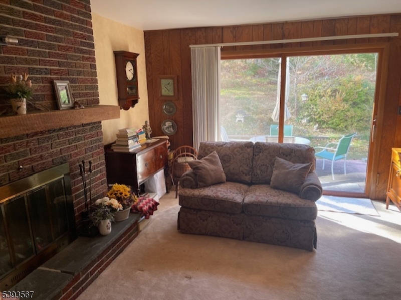 Franklin Twp., New Jersey, 08867, United States, 4 Bedrooms Bedrooms, ,2 BathroomsBathrooms,Residential,For Sale,1985245