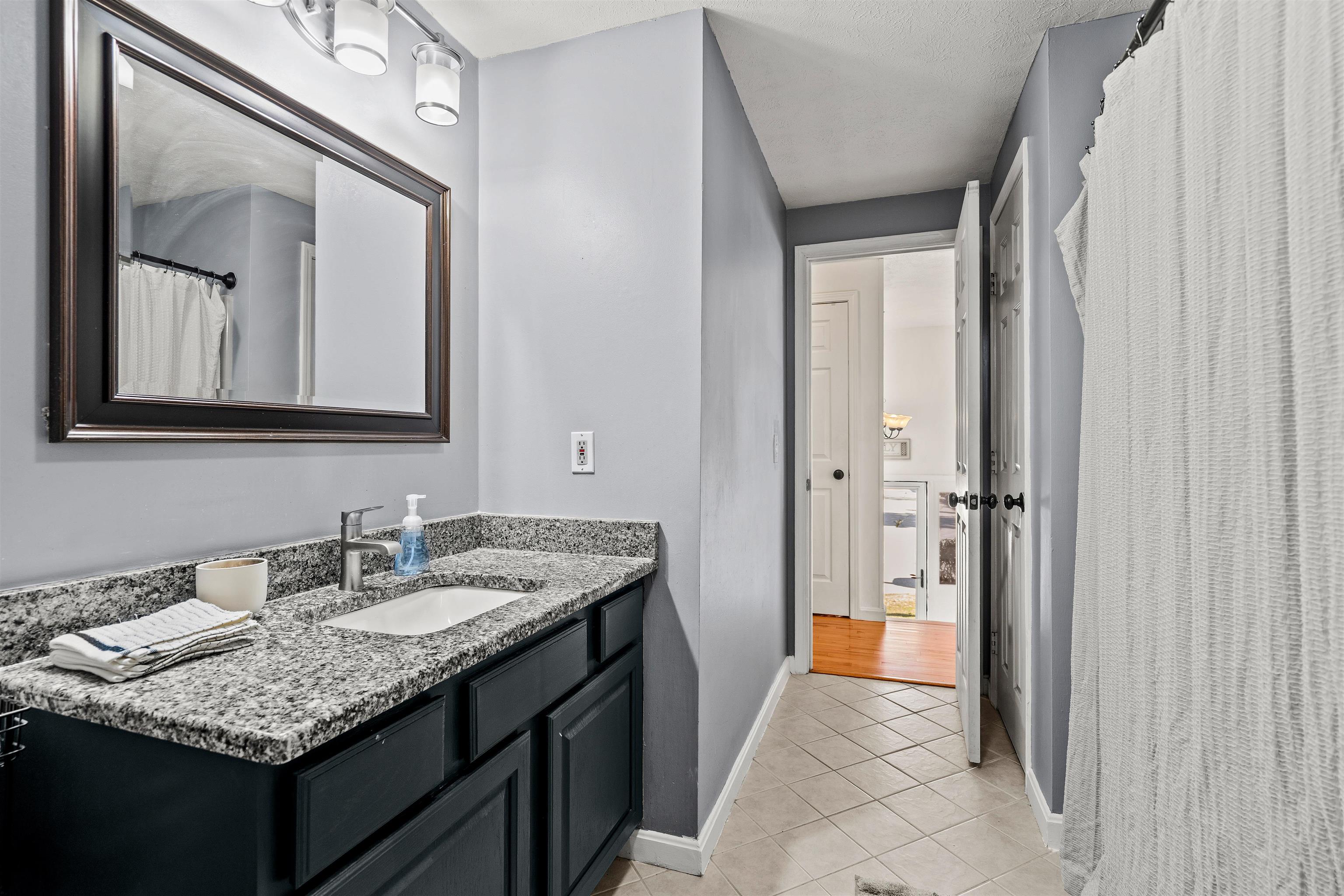 Manchester, New Hampshire, 03103, United States, 3 Bedrooms Bedrooms, ,2 BathroomsBathrooms,Residential,For Sale,1989722