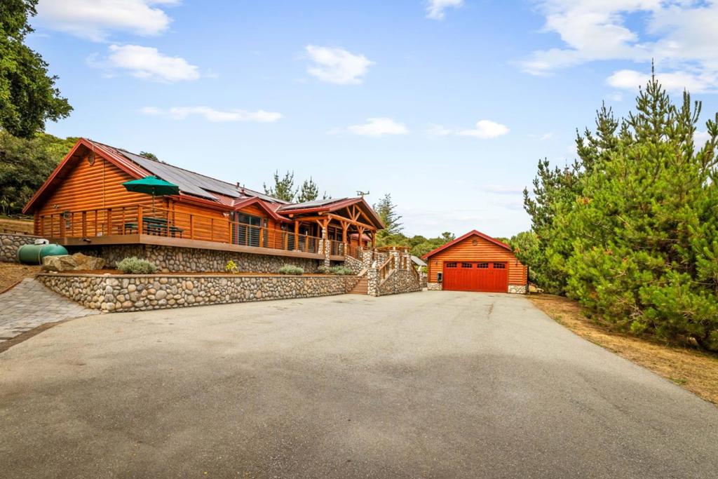 Salinas, California, 93907, United States, 3 Bedrooms Bedrooms, ,4 BathroomsBathrooms,Residential,For Sale,1974769