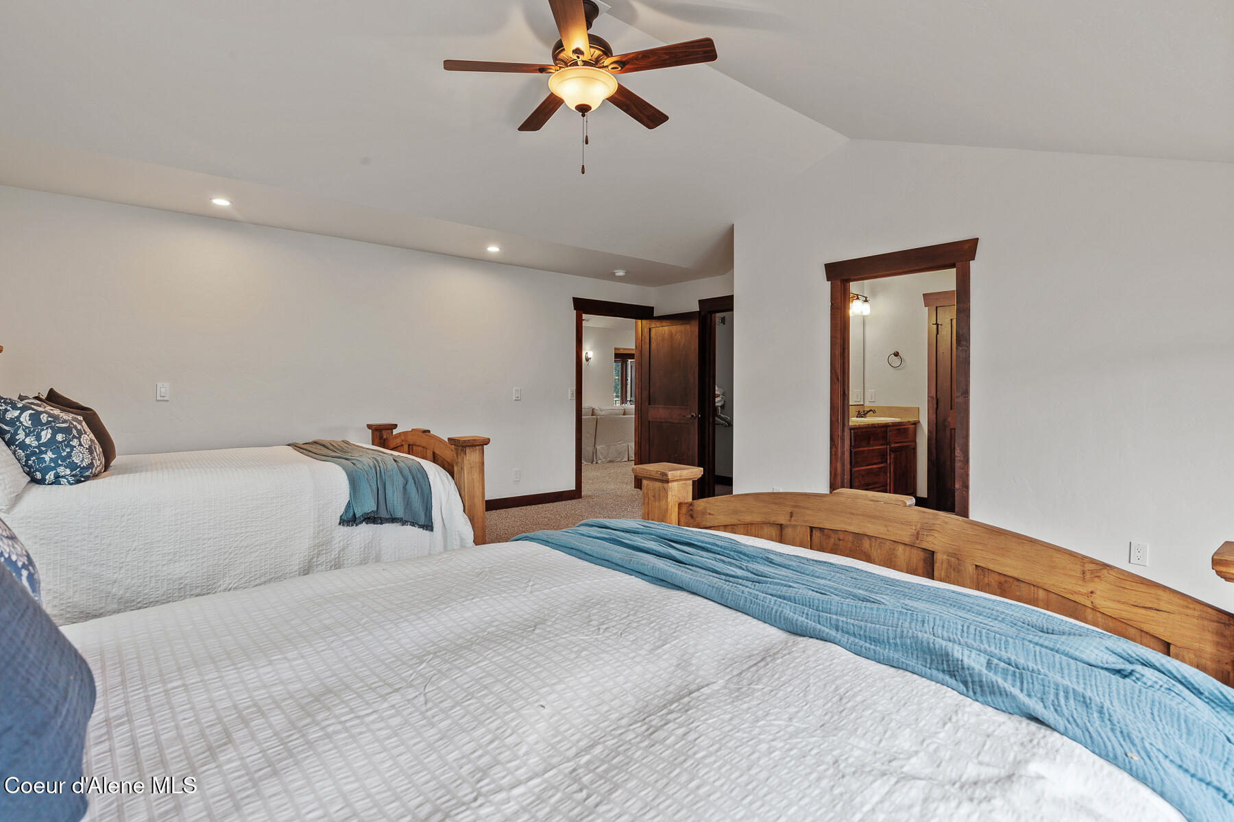 Coeur d'Alene, Idaho, 83814, United States, 4 Bedrooms Bedrooms, ,4 BathroomsBathrooms,Residential,For Sale,1978612