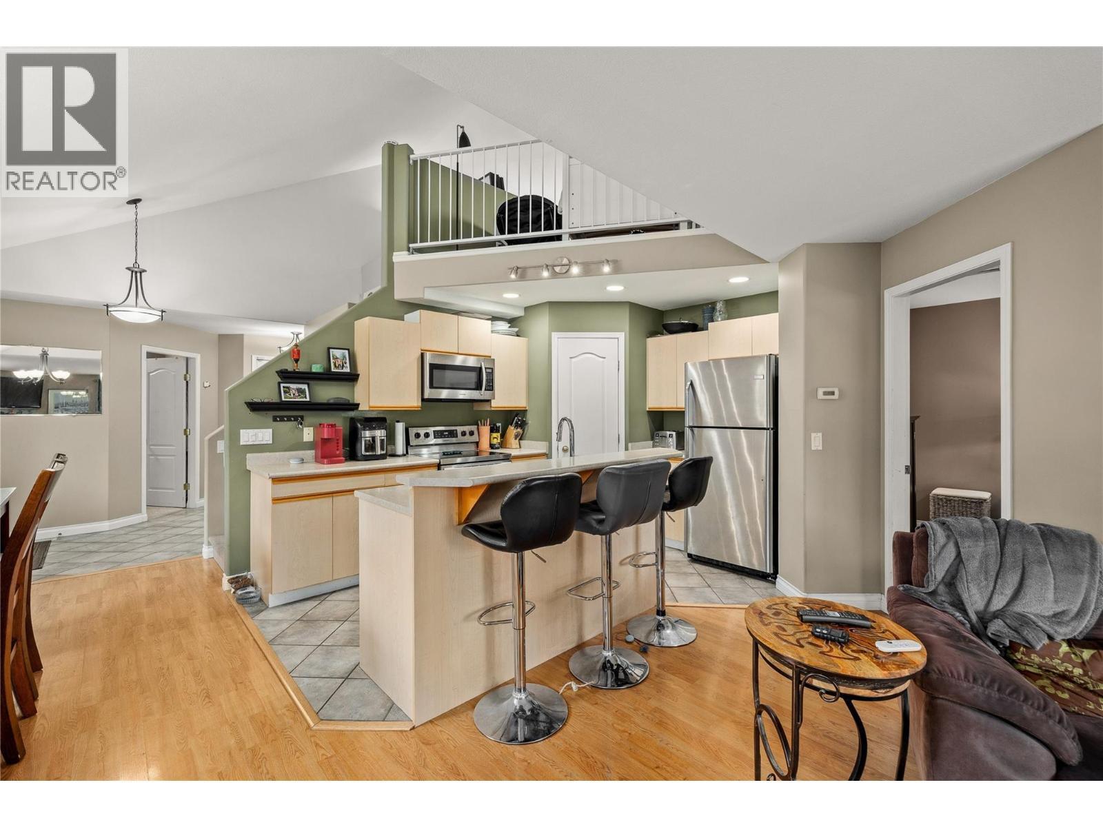 KELOWNA, British Columbia, V1V 1S9, CA, 4 Bedrooms Bedrooms, ,3 BathroomsBathrooms,Residential,For Sale,1895438