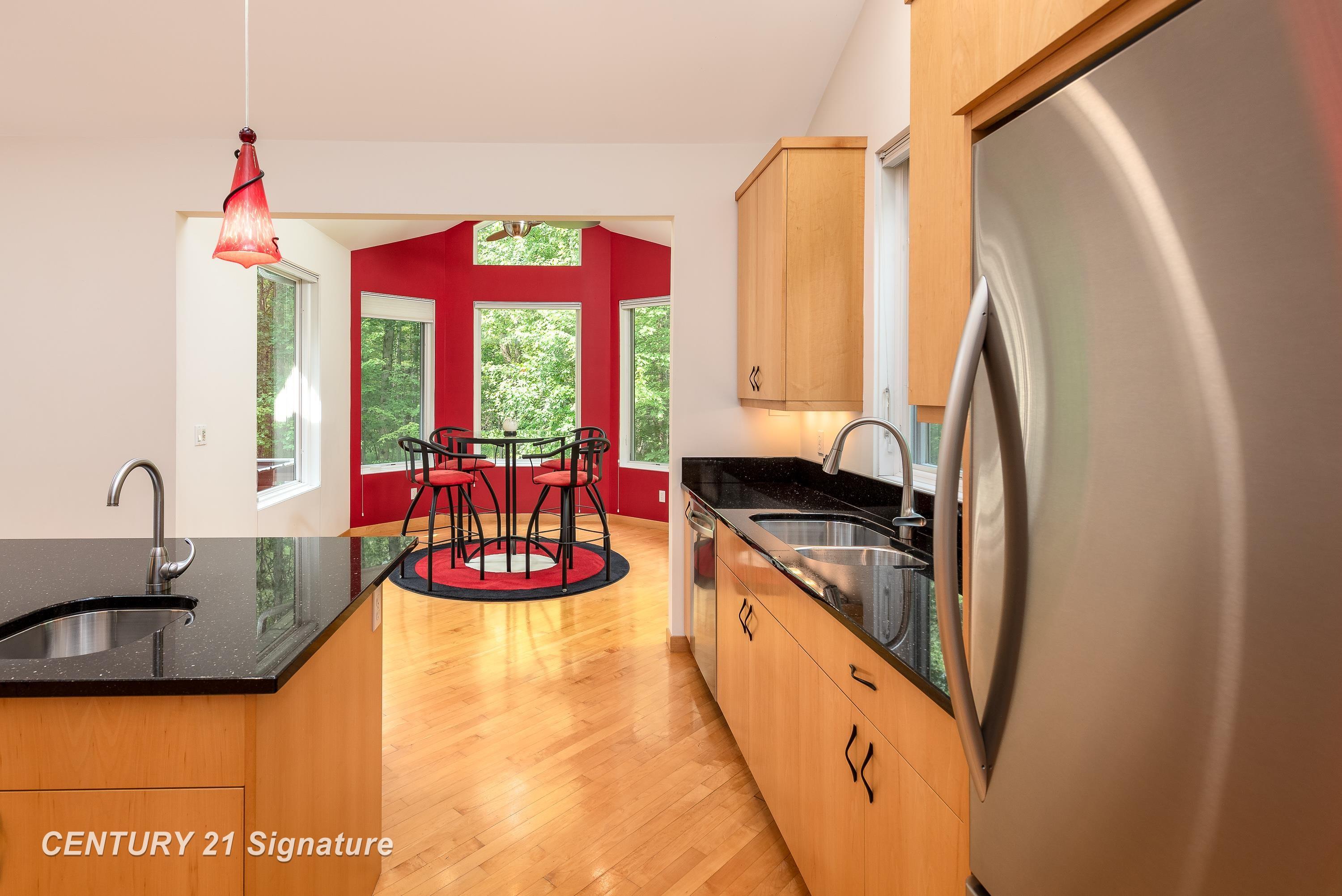 Midland, Michigan, 48642, United States, 4 Bedrooms Bedrooms, ,5 BathroomsBathrooms,Residential,For Sale,2019311