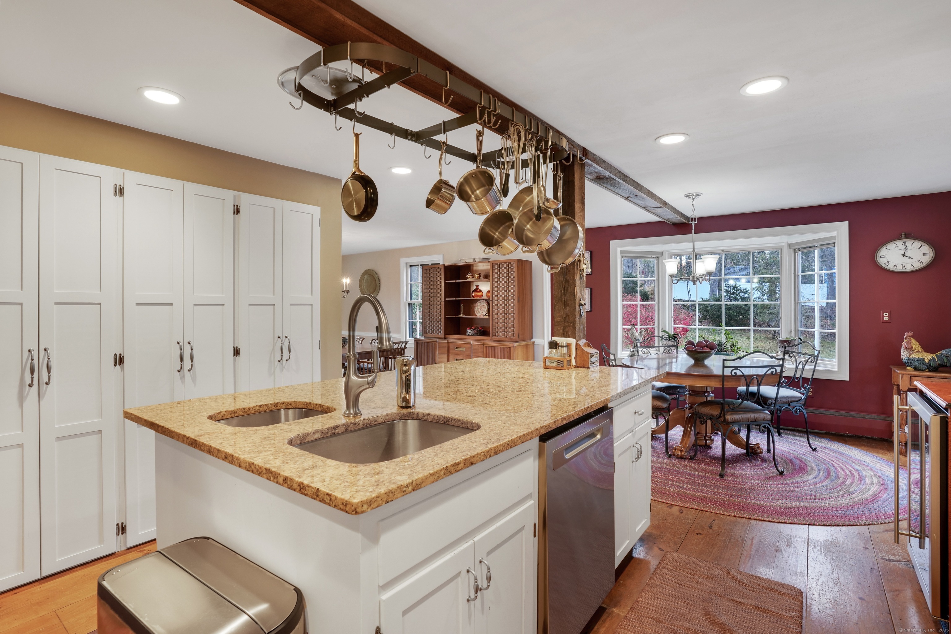 Canton, Connecticut, 06019, United States, 4 Bedrooms Bedrooms, ,3 BathroomsBathrooms,Residential,For Sale,1987943