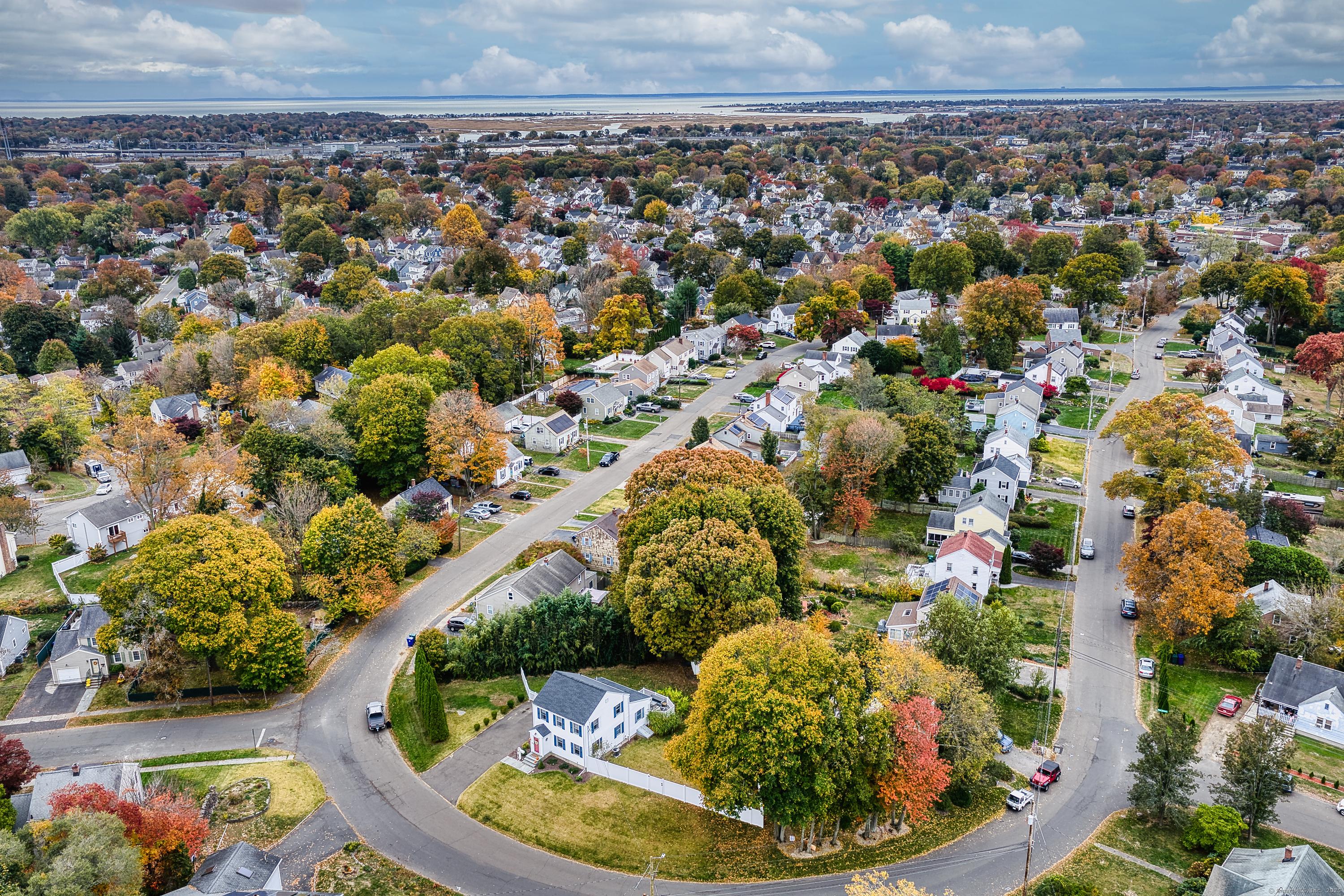 Stratford, Connecticut, 06614, United States, 3 Bedrooms Bedrooms, ,2 BathroomsBathrooms,Residential,For Sale,1978049