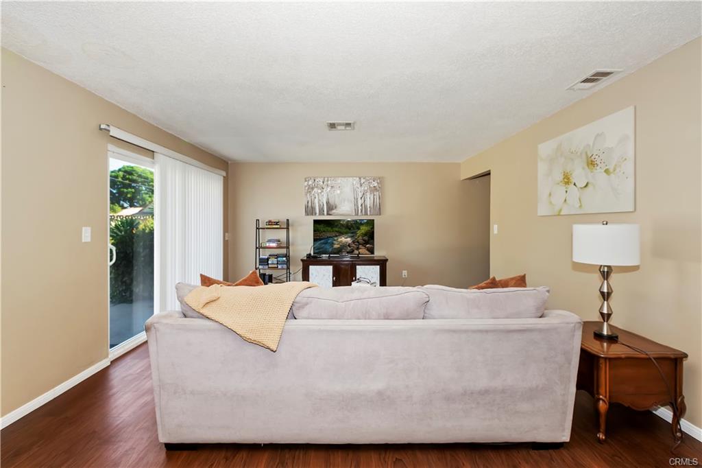 Rialto, California, 92377, United States, 3 Bedrooms Bedrooms, ,2 BathroomsBathrooms,Residential,For Sale,1978285