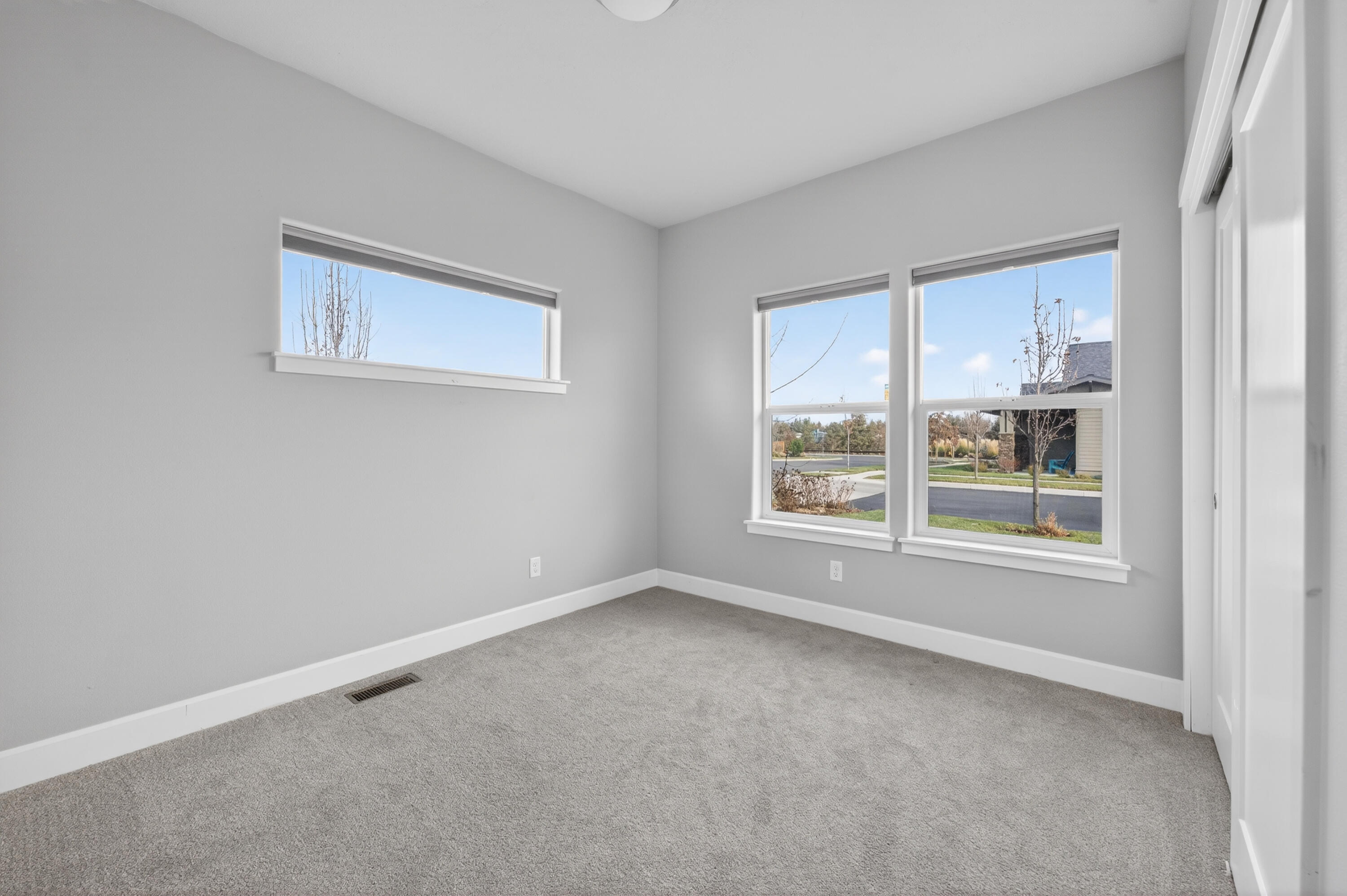 Redmond, Oregon, 97756, United States, 3 Bedrooms Bedrooms, ,2 BathroomsBathrooms,Residential,For Sale,2007791