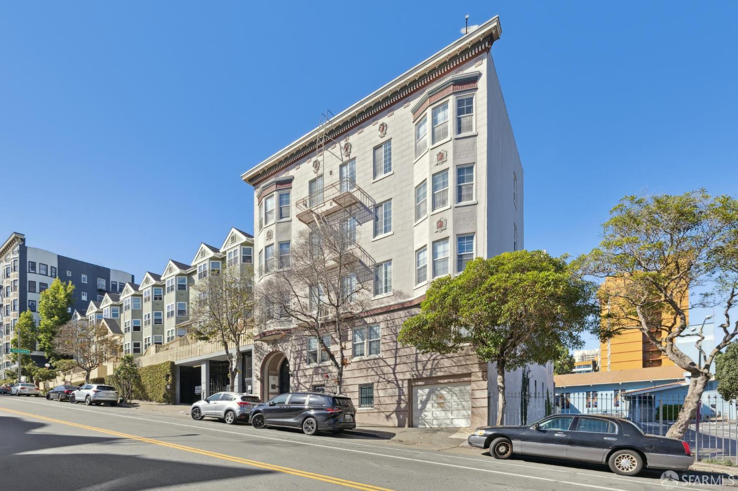 San Francisco, California, 94117, United States, 17 Bedrooms Bedrooms, ,Residential,For Sale,1994425