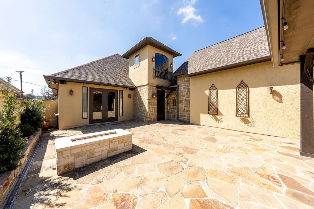 Kerrville, Texas, 78028, United States, 3 Bedrooms Bedrooms, ,3 BathroomsBathrooms,Residential,For Sale,2022585