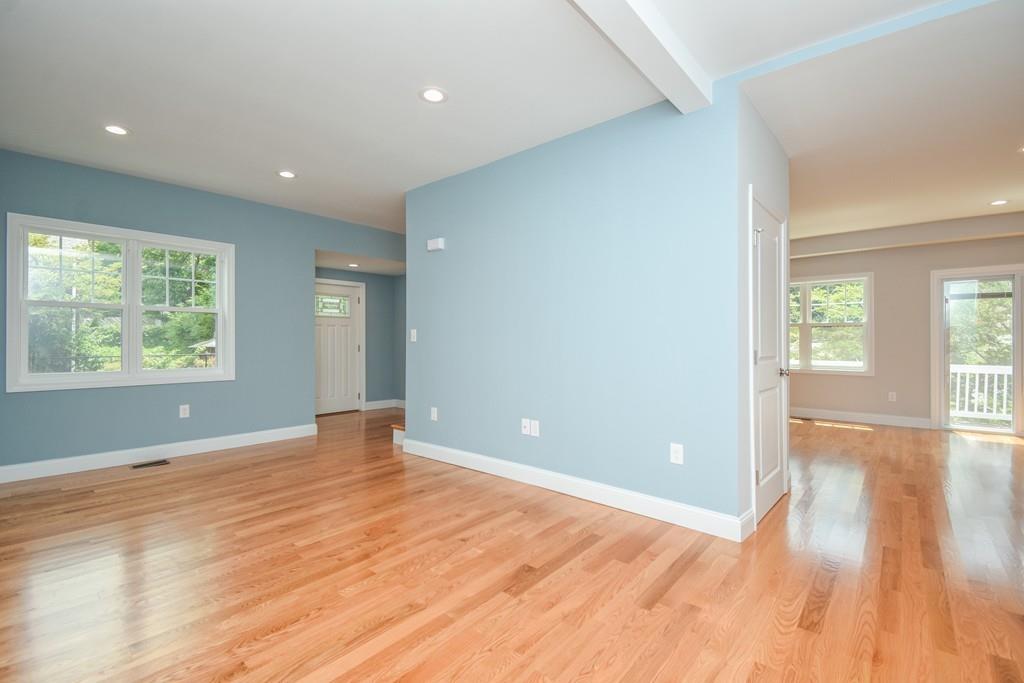 Saugus, Massachusetts, 01906, United States, 4 Bedrooms Bedrooms, ,3 BathroomsBathrooms,Residential,For Sale,1937803