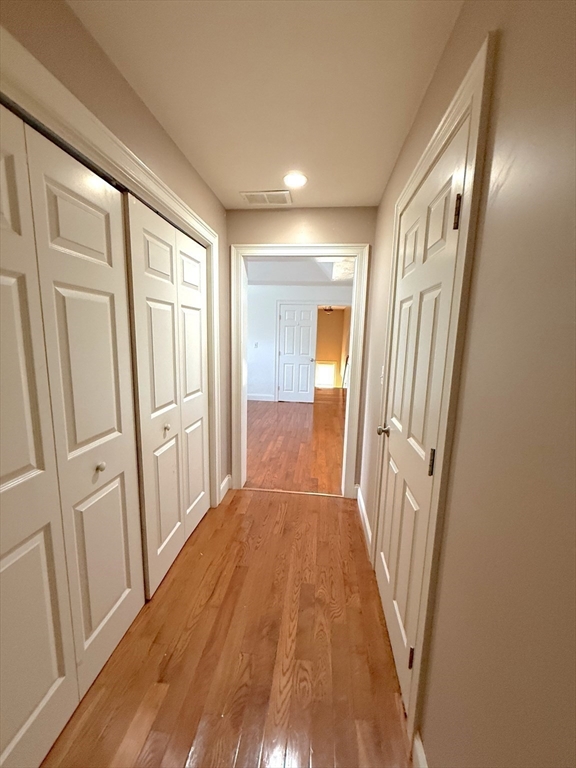 Middleton, Massachusetts, 01949, United States, 4 Bedrooms Bedrooms, ,4 BathroomsBathrooms,Residential,For Sale,1990788