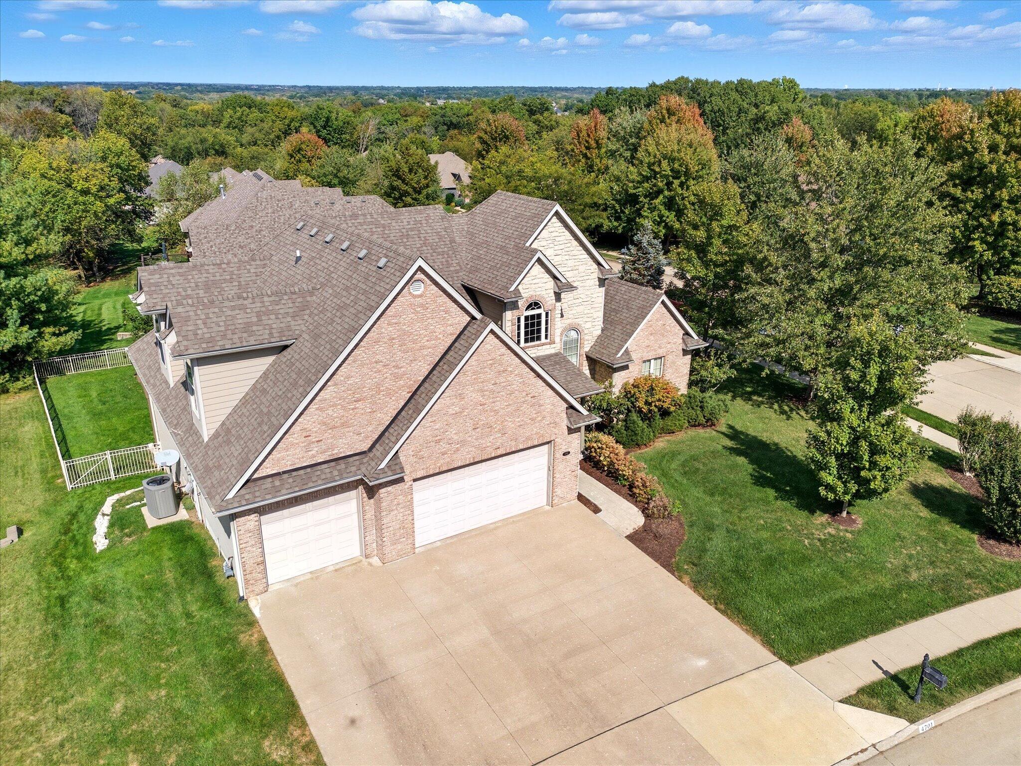 COLUMBIA, Missouri, 65203, United States, 4 Bedrooms Bedrooms, ,6 BathroomsBathrooms,Residential,For Sale,2013236