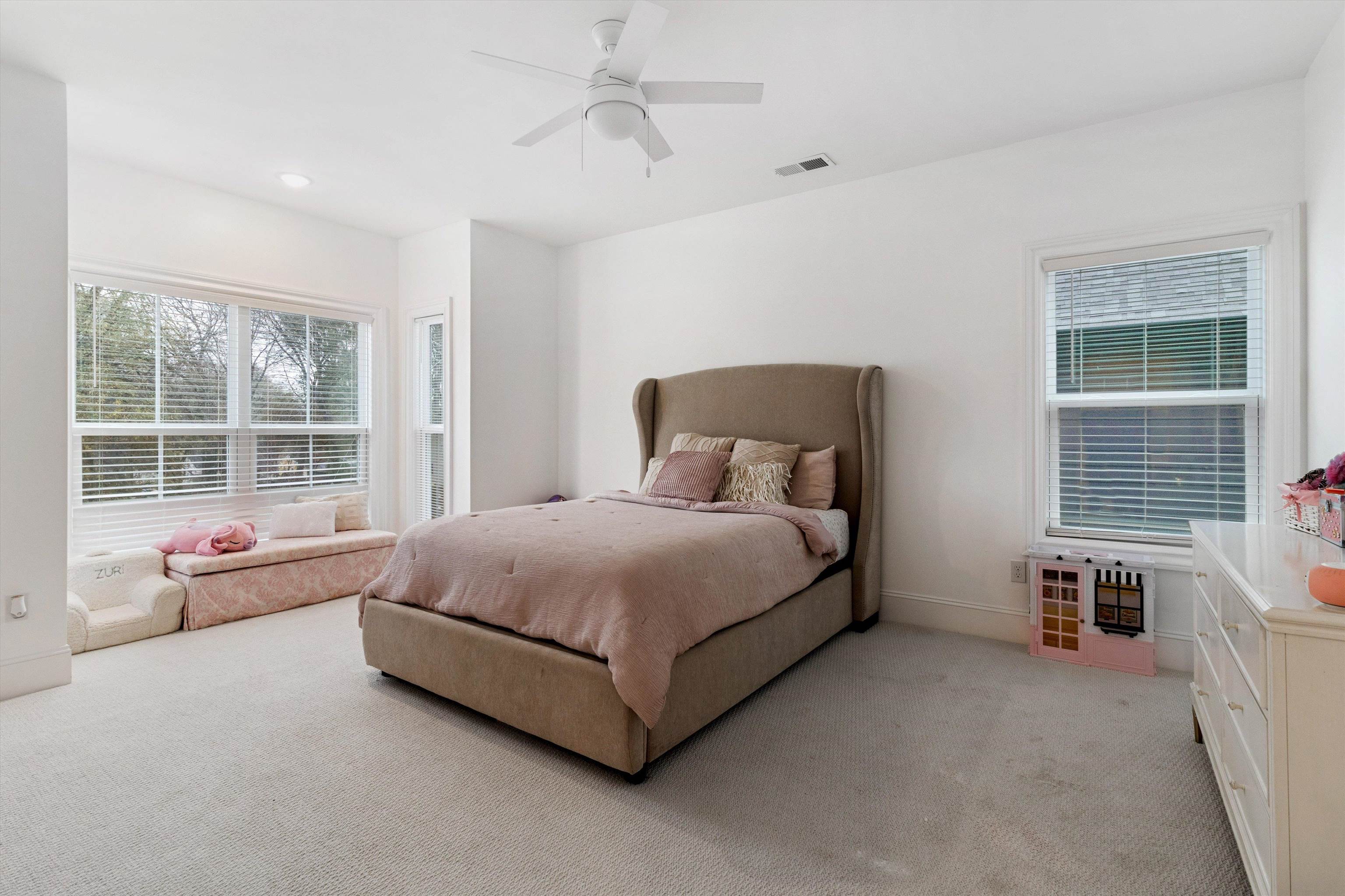 Jackson, Tennessee, 38301-5272, United States, 3 Bedrooms Bedrooms, ,3 BathroomsBathrooms,Residential,For Sale,2003469