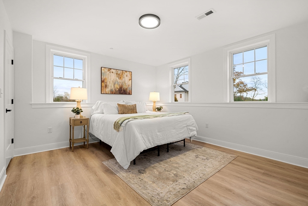 Haverhill, Massachusetts, 01830, United States, 4 Bedrooms Bedrooms, ,4 BathroomsBathrooms,Residential,For Sale,1993462