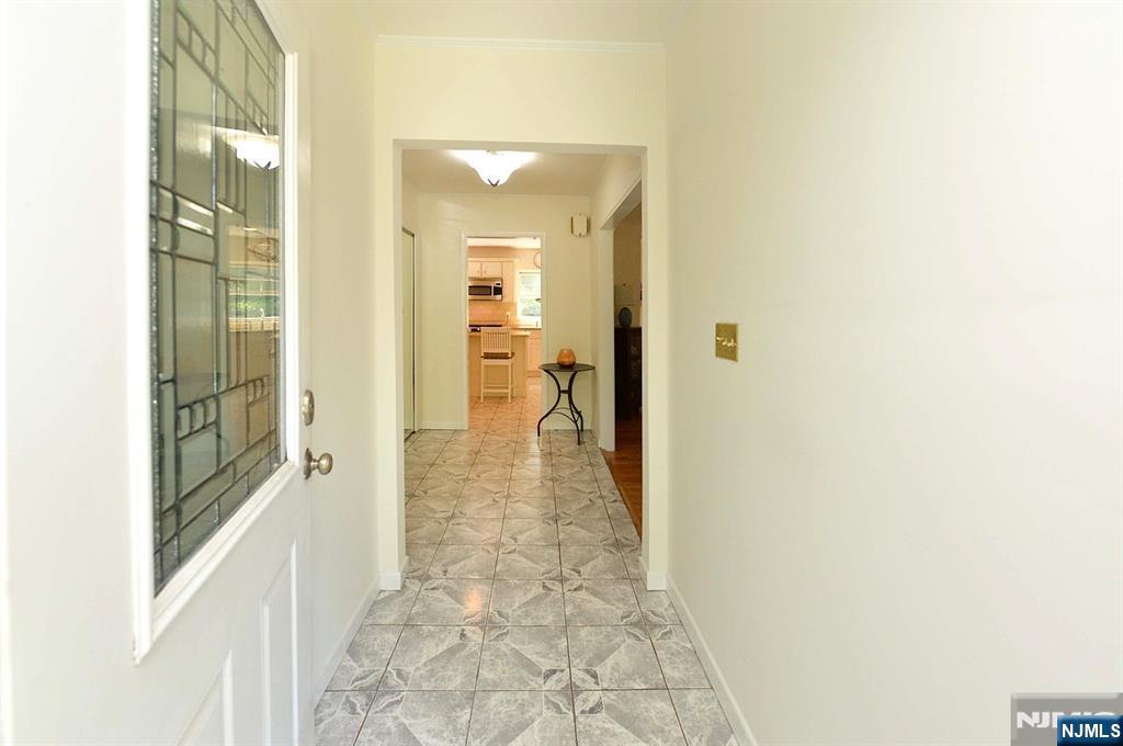 Oakland, New Jersey, 07436, United States, 3 Bedrooms Bedrooms, ,3 BathroomsBathrooms,Residential,For Sale,1934368