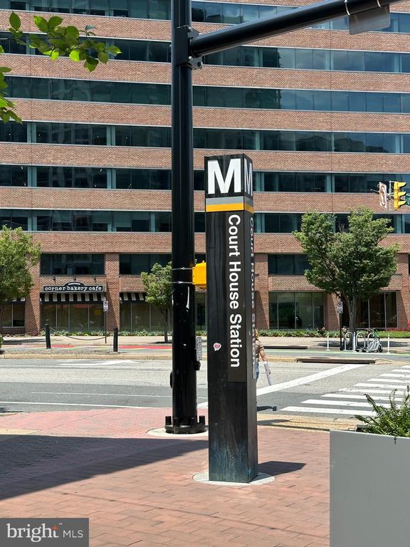 Arlington, Virginia, 22201, United States, 2 Bedrooms Bedrooms, ,2 BathroomsBathrooms,Residential,For Sale,1927773