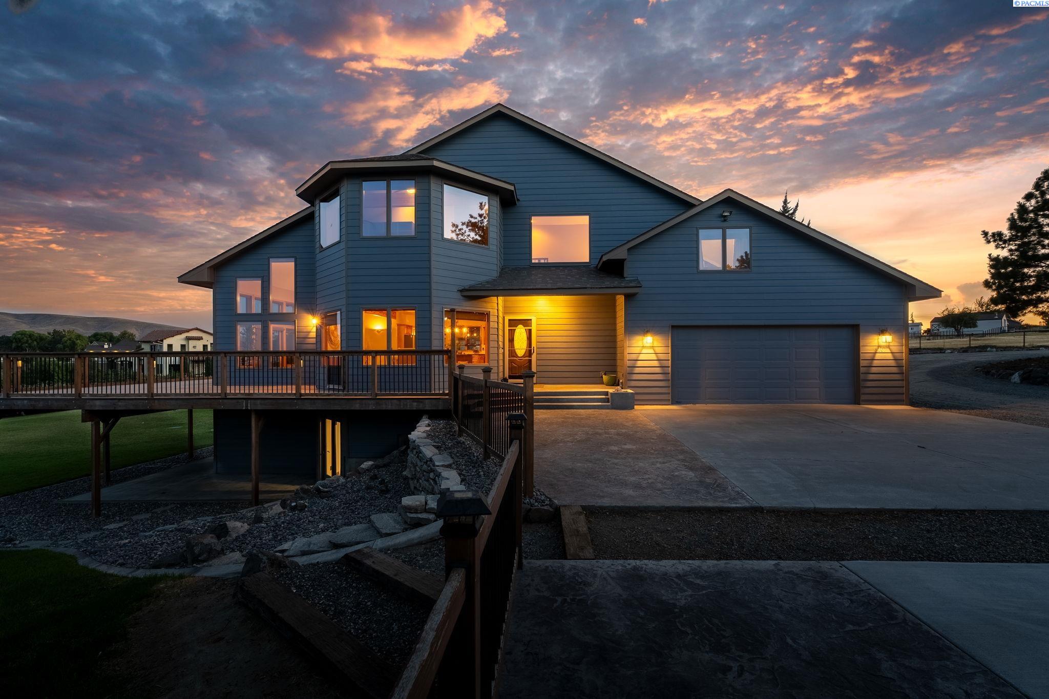 West Richland, Washington, 99353, United States, 5 Bedrooms Bedrooms, ,3 BathroomsBathrooms,Residential,For Sale,1906859