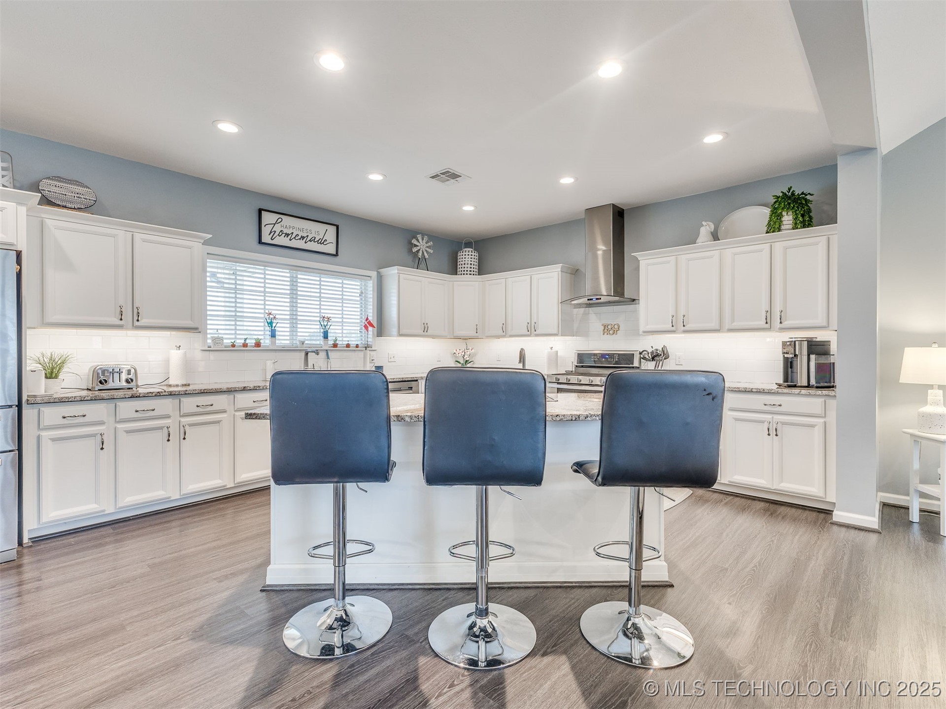 Mounds, Oklahoma, 74047, United States, 4 Bedrooms Bedrooms, ,4 BathroomsBathrooms,Residential,For Sale,1985246