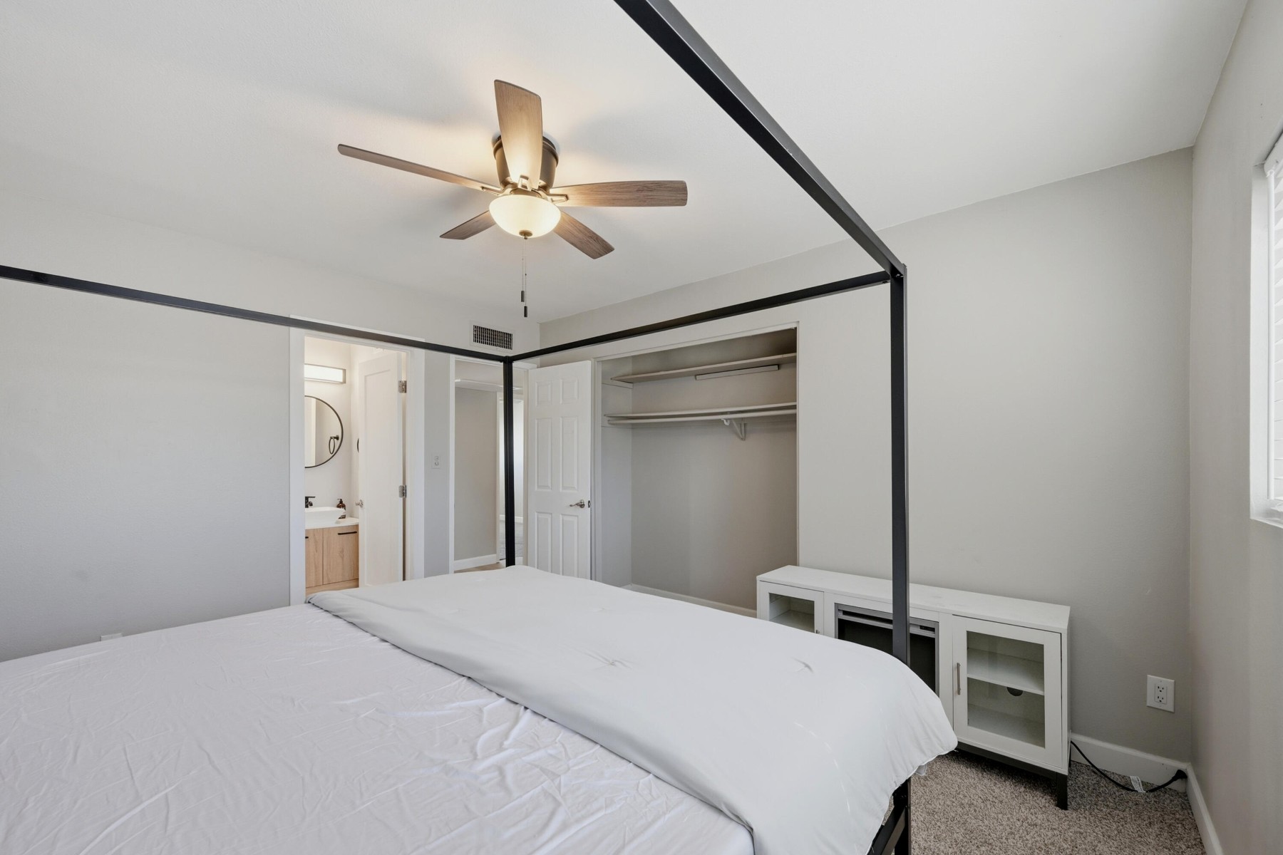  3040 E Dahlia Drive  Phoenix, AZ - 物件實景