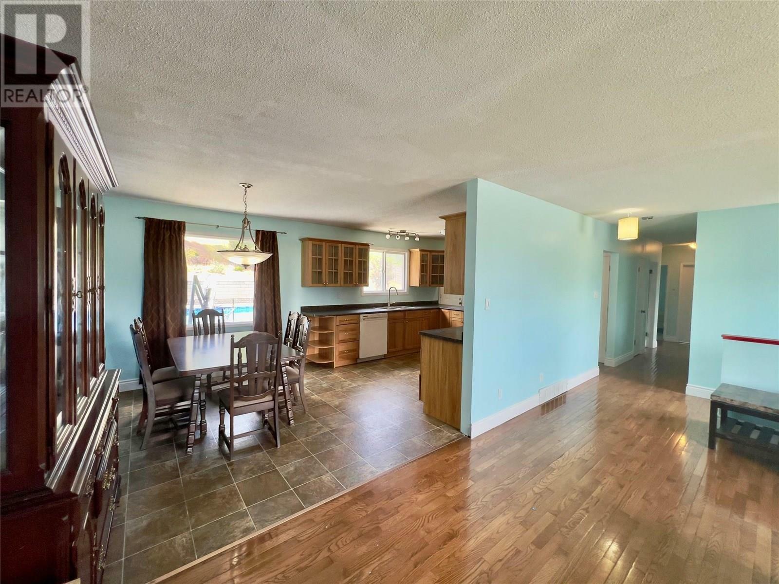 KAMLOOPS, British Columbia, V2C 1T2, CA, 5 Bedrooms Bedrooms, ,2 BathroomsBathrooms,Residential,For Sale,1839266