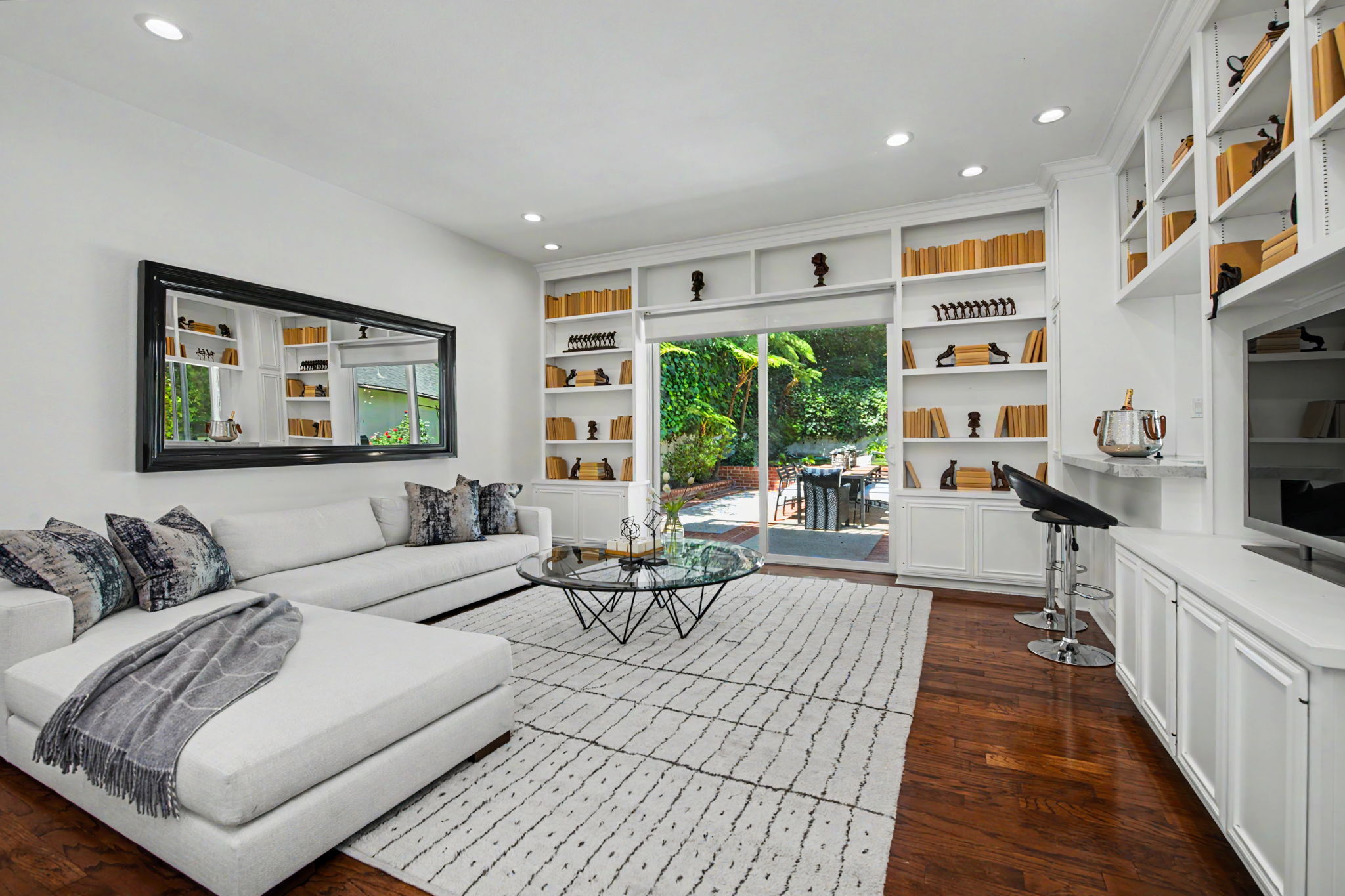  2411 Benedict Canyon Dr - 物件實景